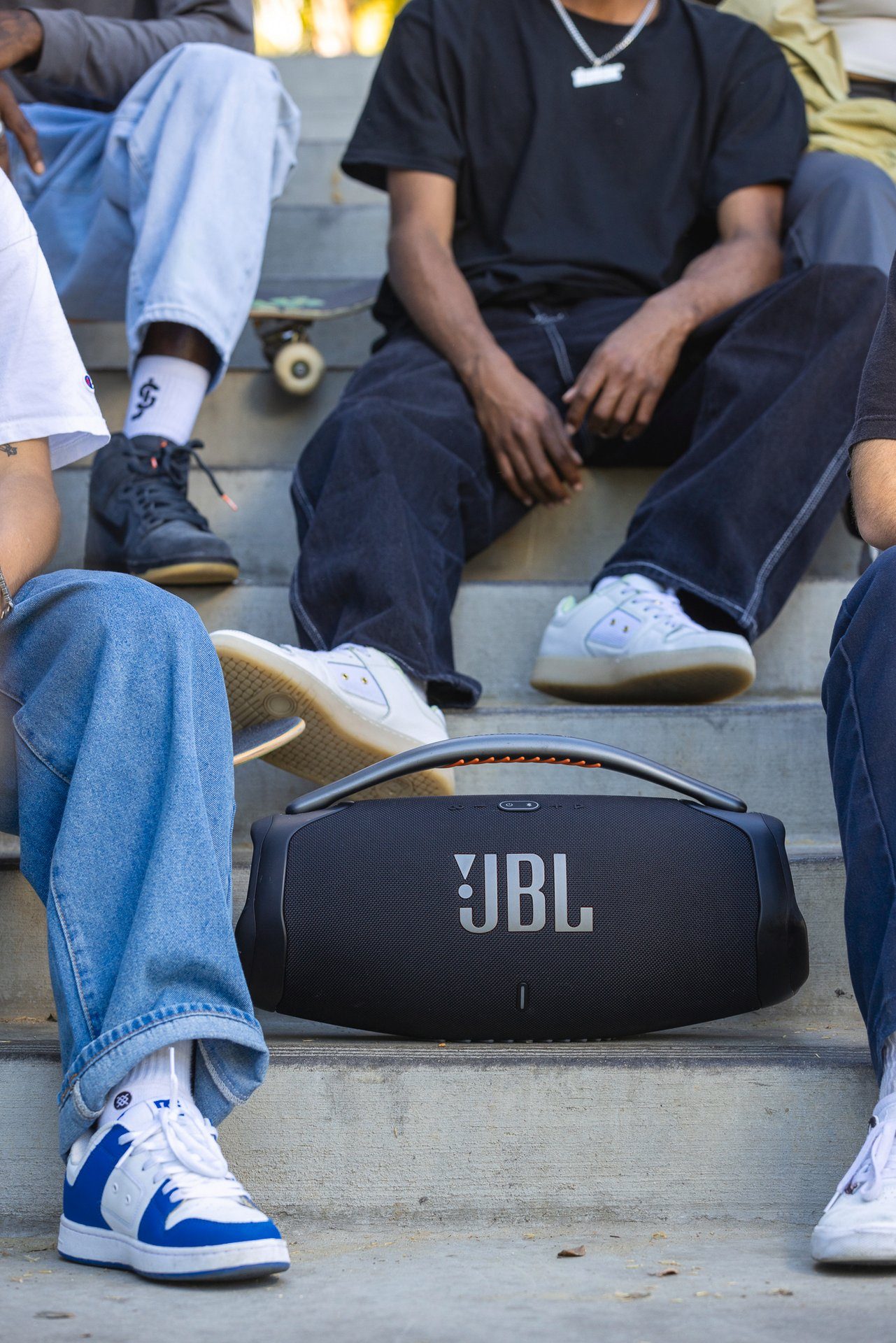 JBL Boombox Bluetooth-Lautsprecher schwarz 3