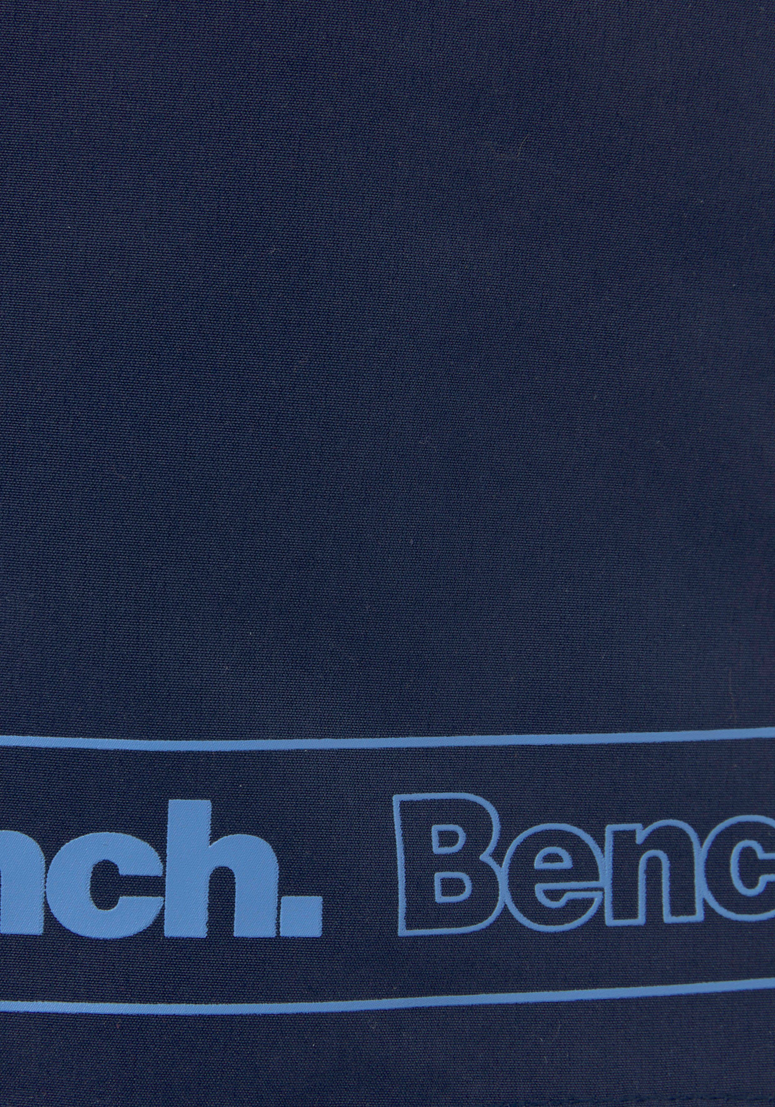 Bench. Badeshorts mit Markenschriftzug