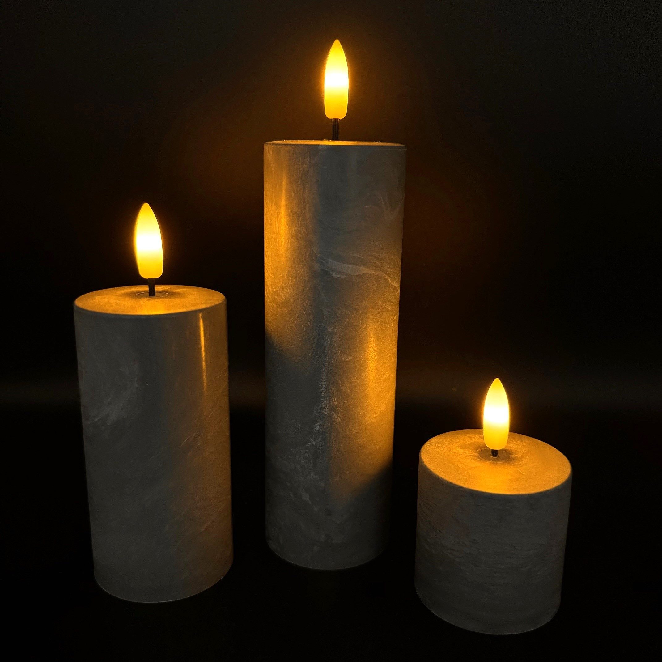 Online-Fuchs LED-Kerze - 3 Kerzen in Grau aus Kunststoff mit Timer - wieder günstig online kaufen