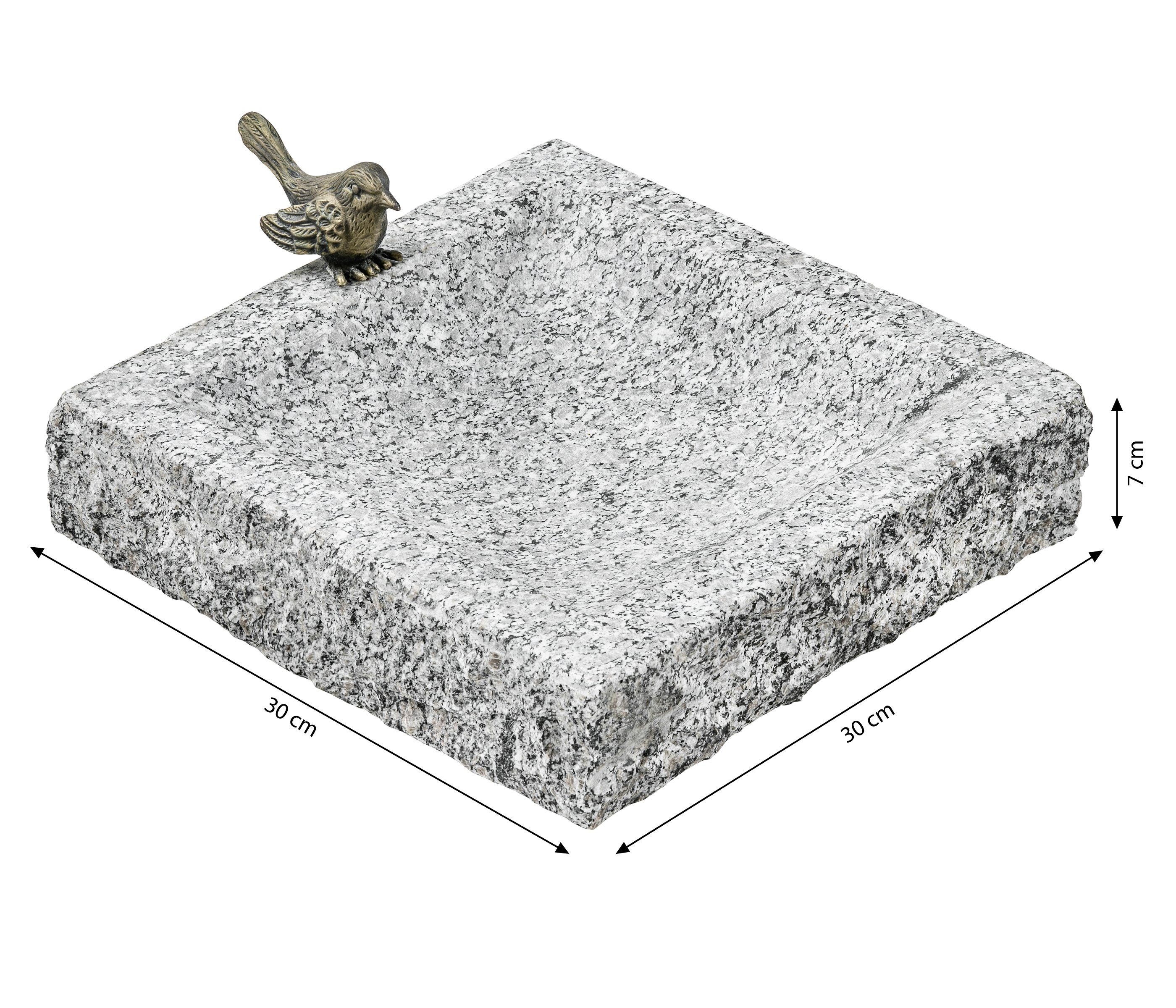Dehner Vogeltränke Wasserstelle für Vögel eckig, 30 x 30 x 7 cm, Granit, grau, mit verspieltem Bronze-Vogel