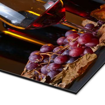 Posterlounge Alu-Dibond-Druck Editors Choice, Rotwein mit Trauben und Weinblättern, Küche Mediterran Fotografie