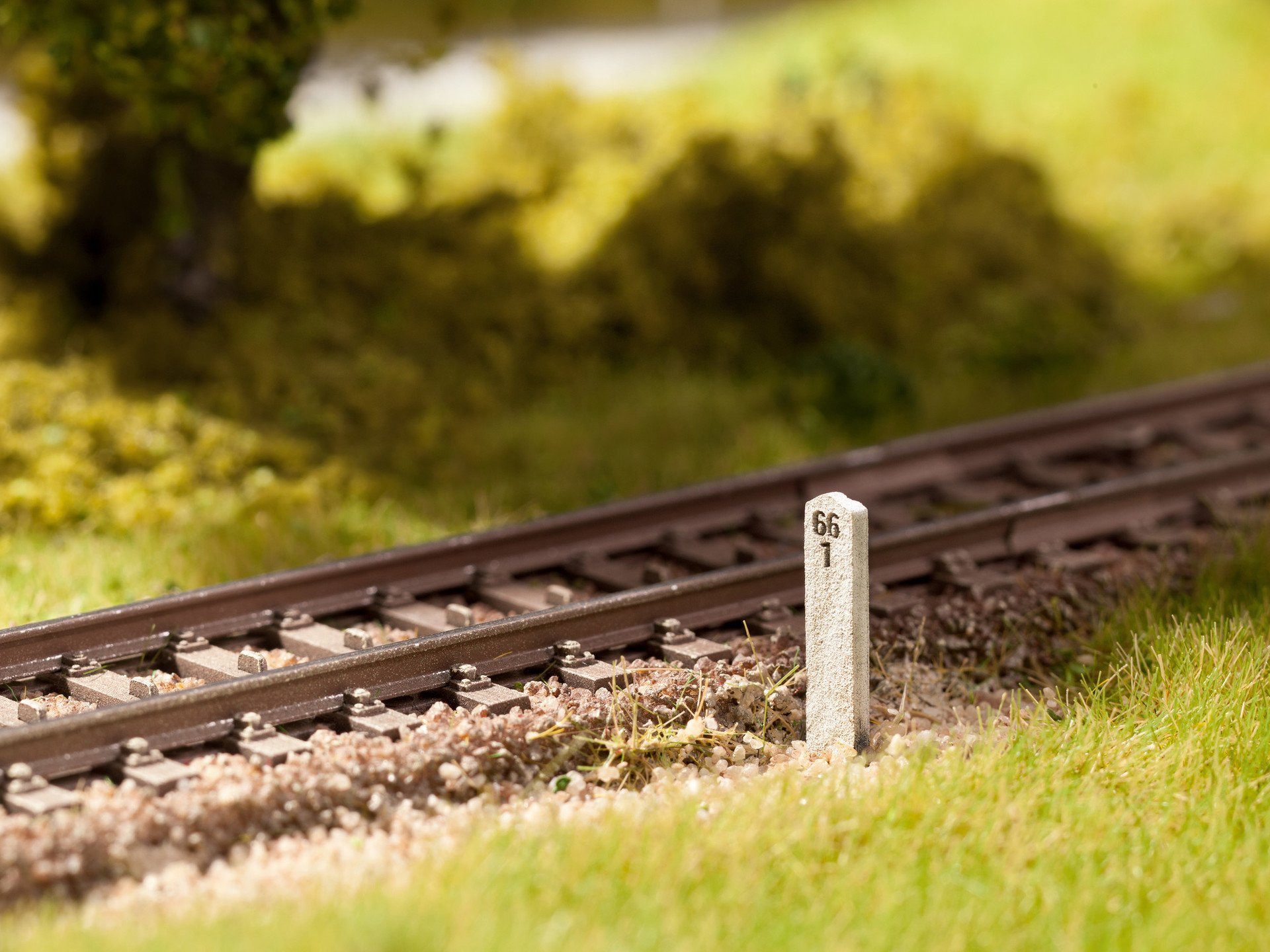 Modelleisenbahn-Gebäude Kilometersteine, 20 Stück in 100m-Schritten, reali