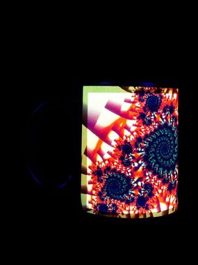 PSYWORK Tasse Fluo Cup Neon Motiv Tasse "Fractal Cloud Pink", Keramik, UV-aktiv, leuchtet unter Schwarzlicht