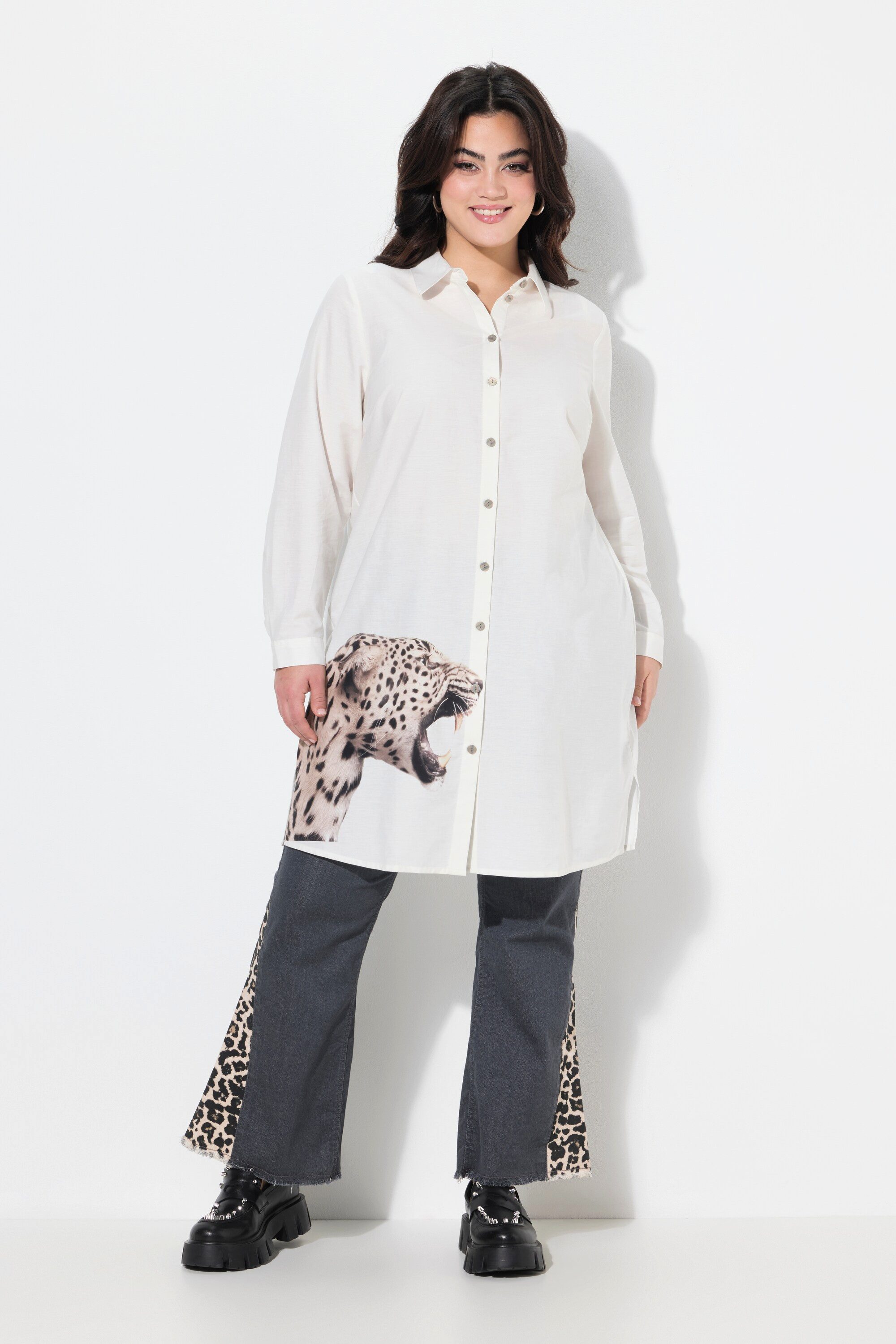 Hemdbluse Hemdbluse oversized Leopard seitlich am Saum
