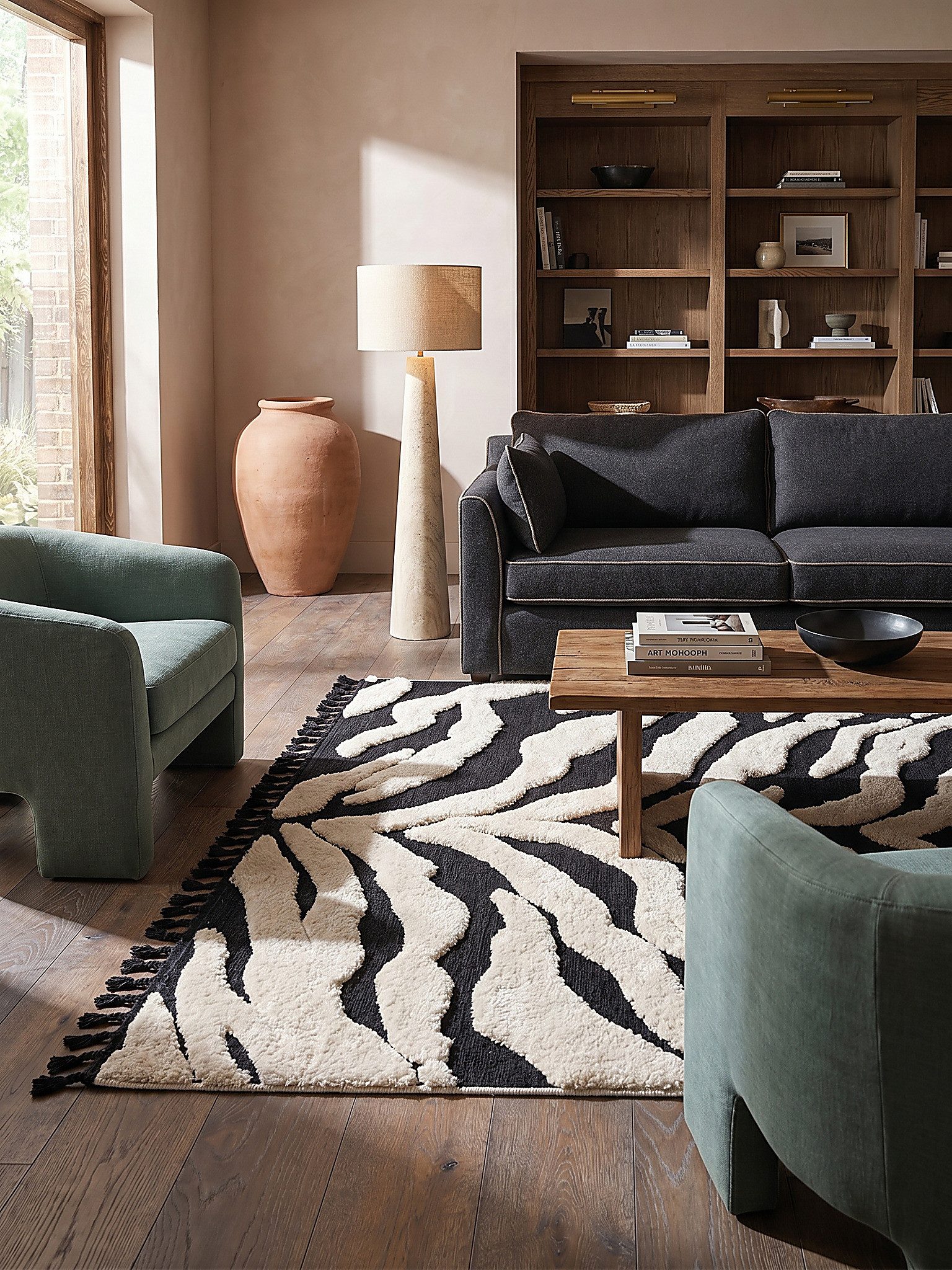KADIMA DESIGN Teppich MARA Teppich Schlafzimmer flauschig Tiermotiv Zebra 200x300 Monochrom, Rechteckig, Höhe: 24 mm, 100 % Polyester, fußwarm, Wohnzimmer, Boho, farbecht, kuschelig