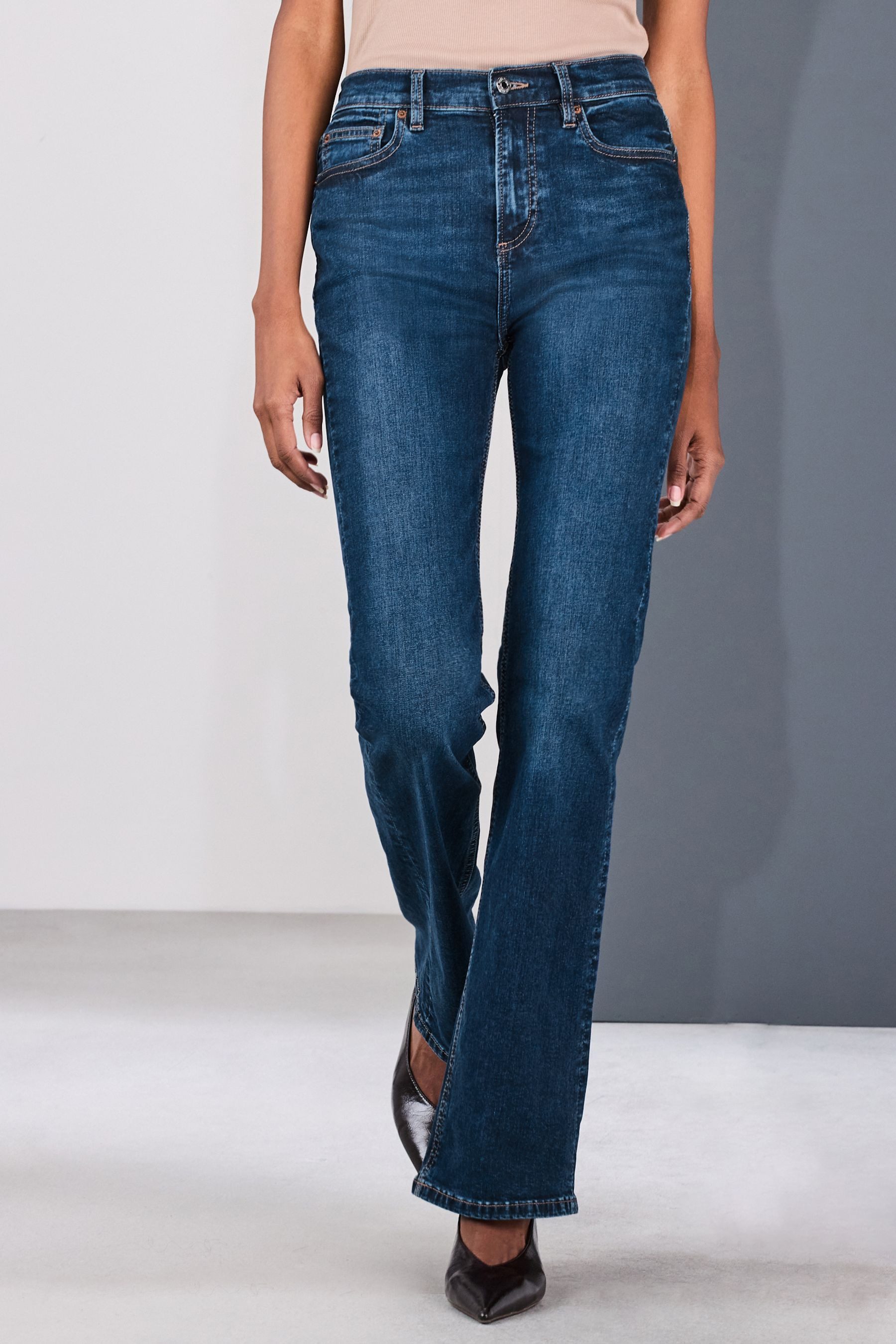 Next Bootcut-Jeans Bootcut Stretchjeans mit mittelhohem Bund (1-tlg)