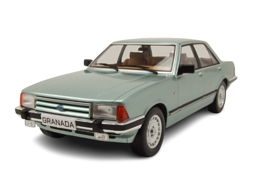 MCG Modellauto Ford Granada MK II 2.8 Ghia 1982 hellgrün metallic, Maßstab 1:18