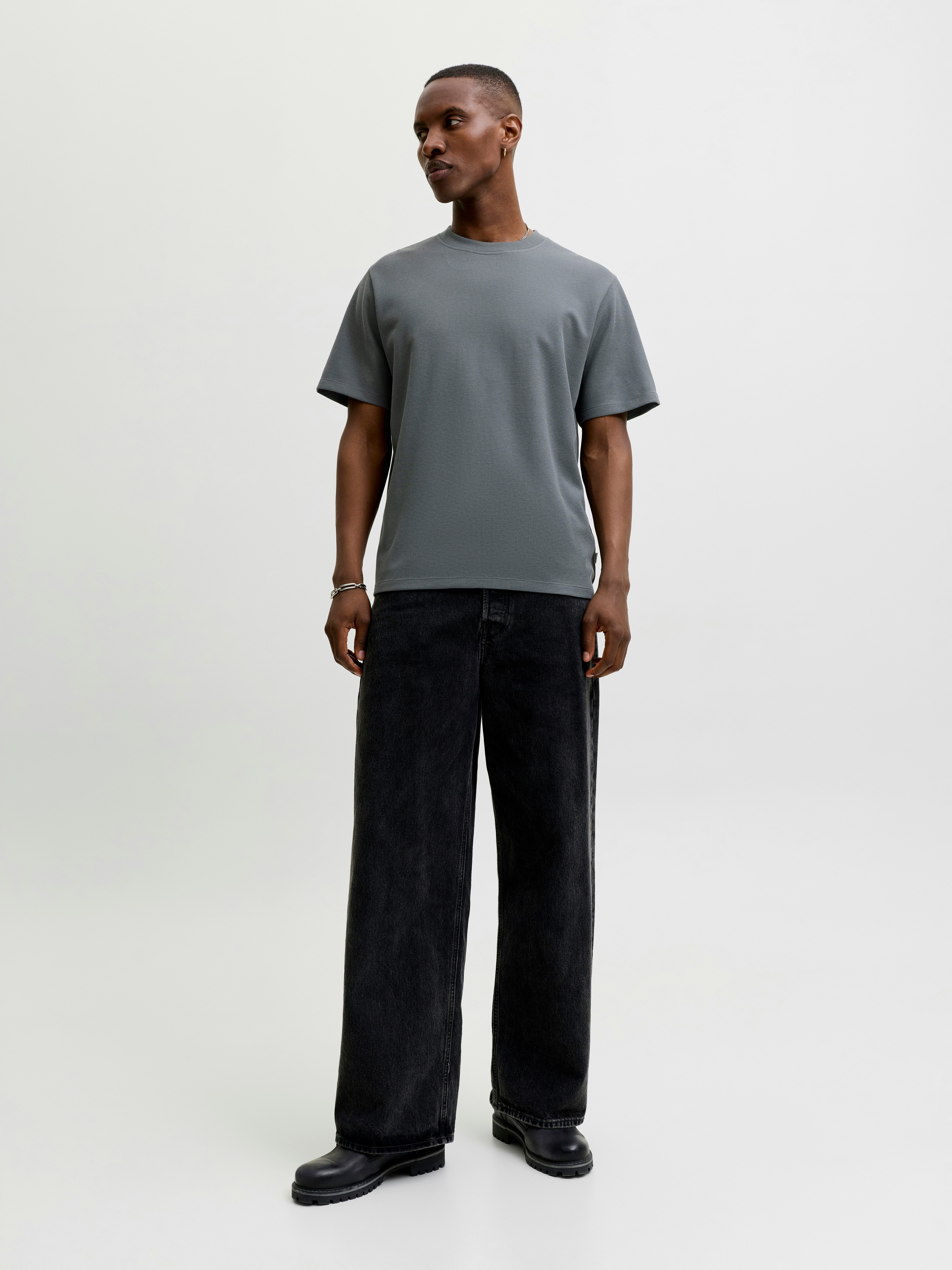 Jack & Jones Rundhalsshirt JJEAUSTIN TEE SS NOOS Materialmix, relaxed fit – Bild 5 von 5