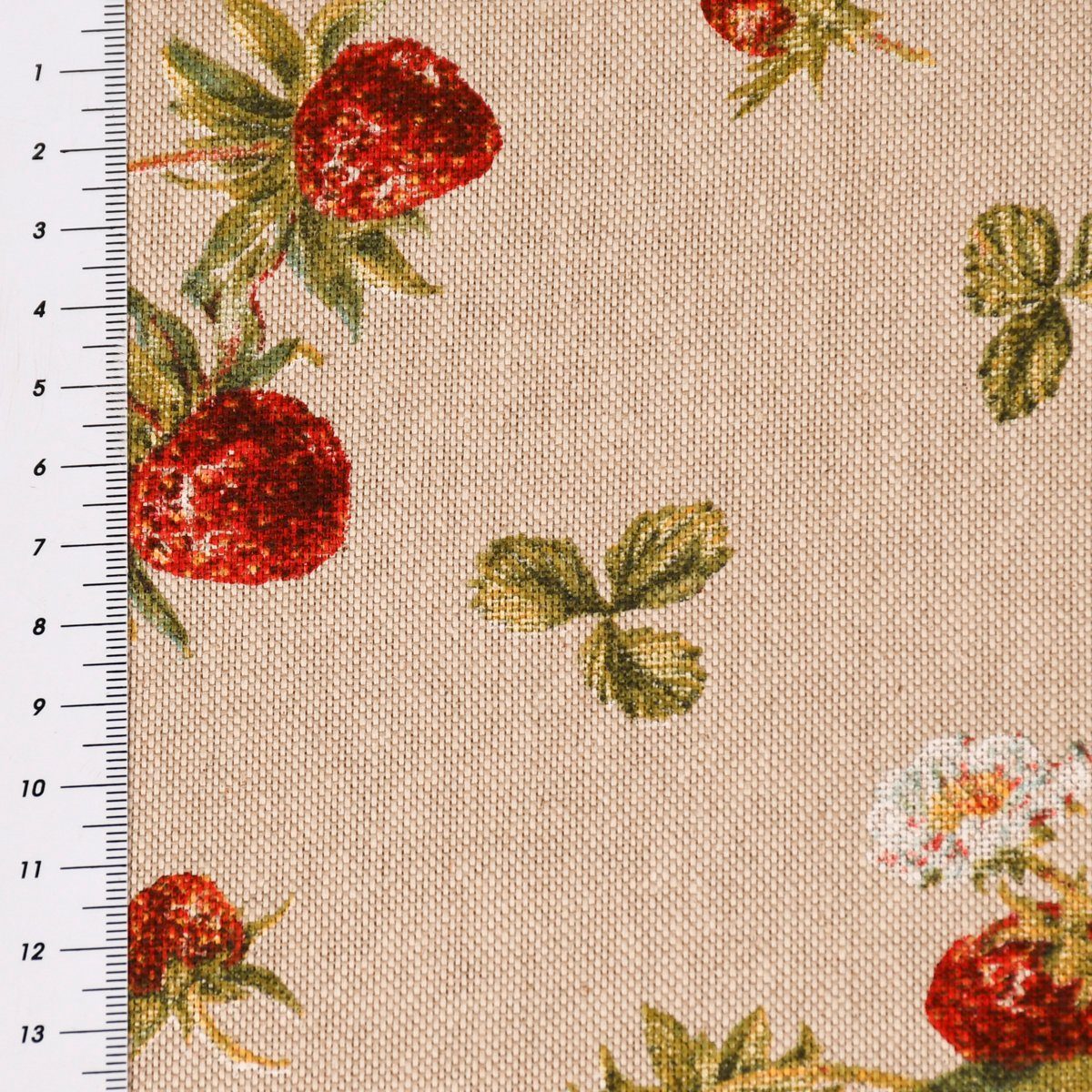 SCHÖNER LEBEN. Tischläufer Strawberrys Growing Erdbeeren natur rot g, made in Germany,handmade
