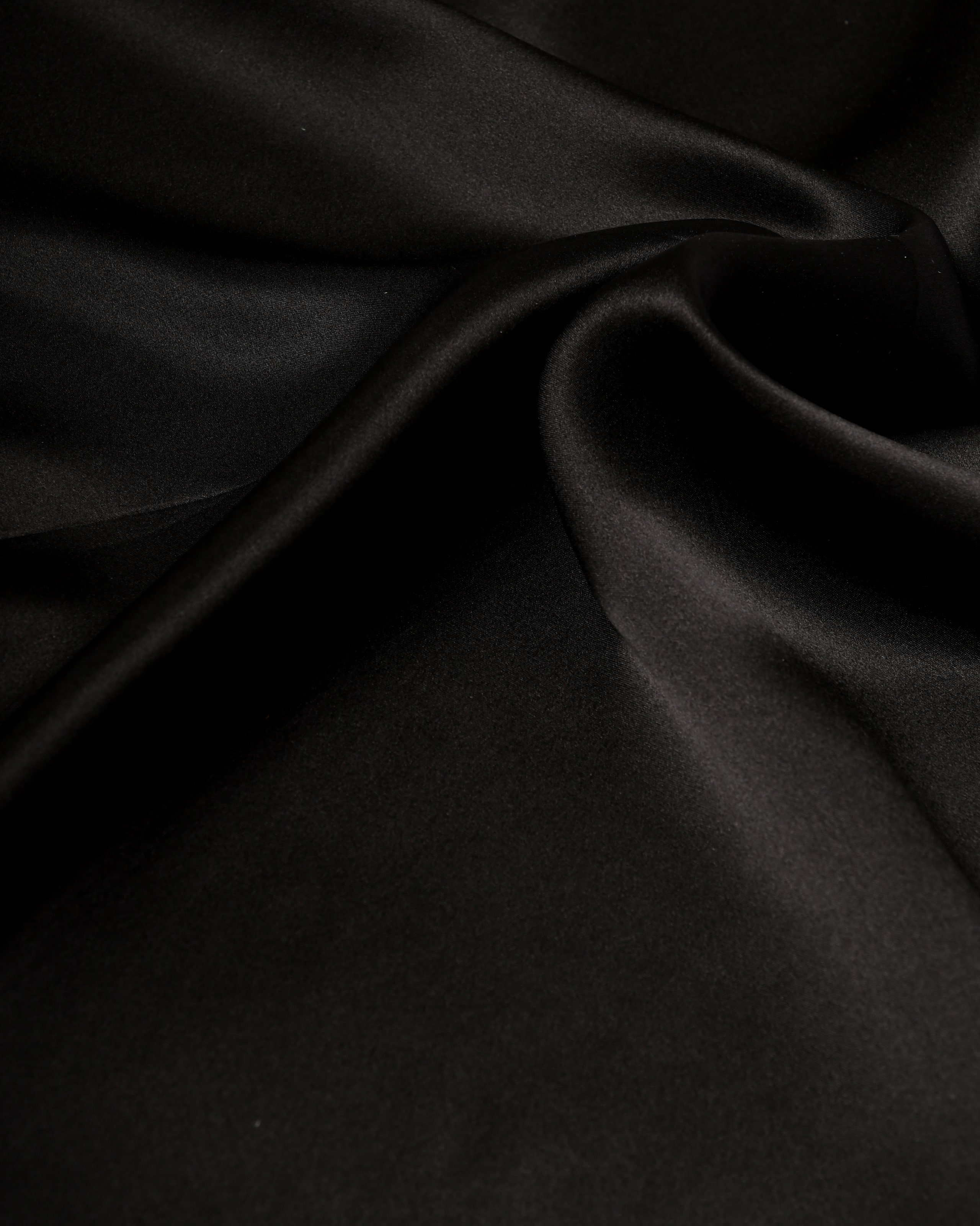 MayTree (Stück, Seidentuch einfarbig 1-St), 100% Nickituch, 53x53cm schwarz quadratisch Bandana-Schal, Seide