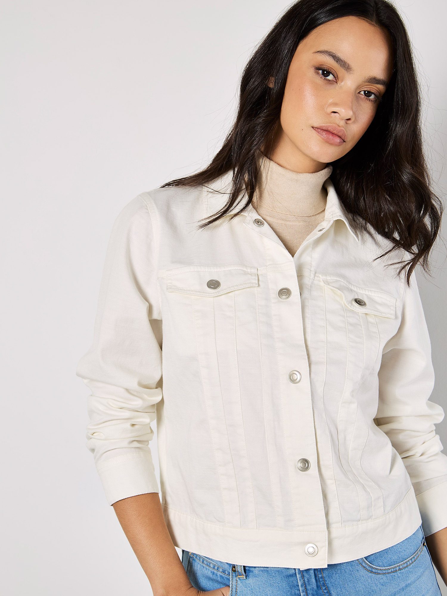 Apricot Jeansjacke Leichte Denim-Jacke mit Zierknöpfen günstig online kaufen