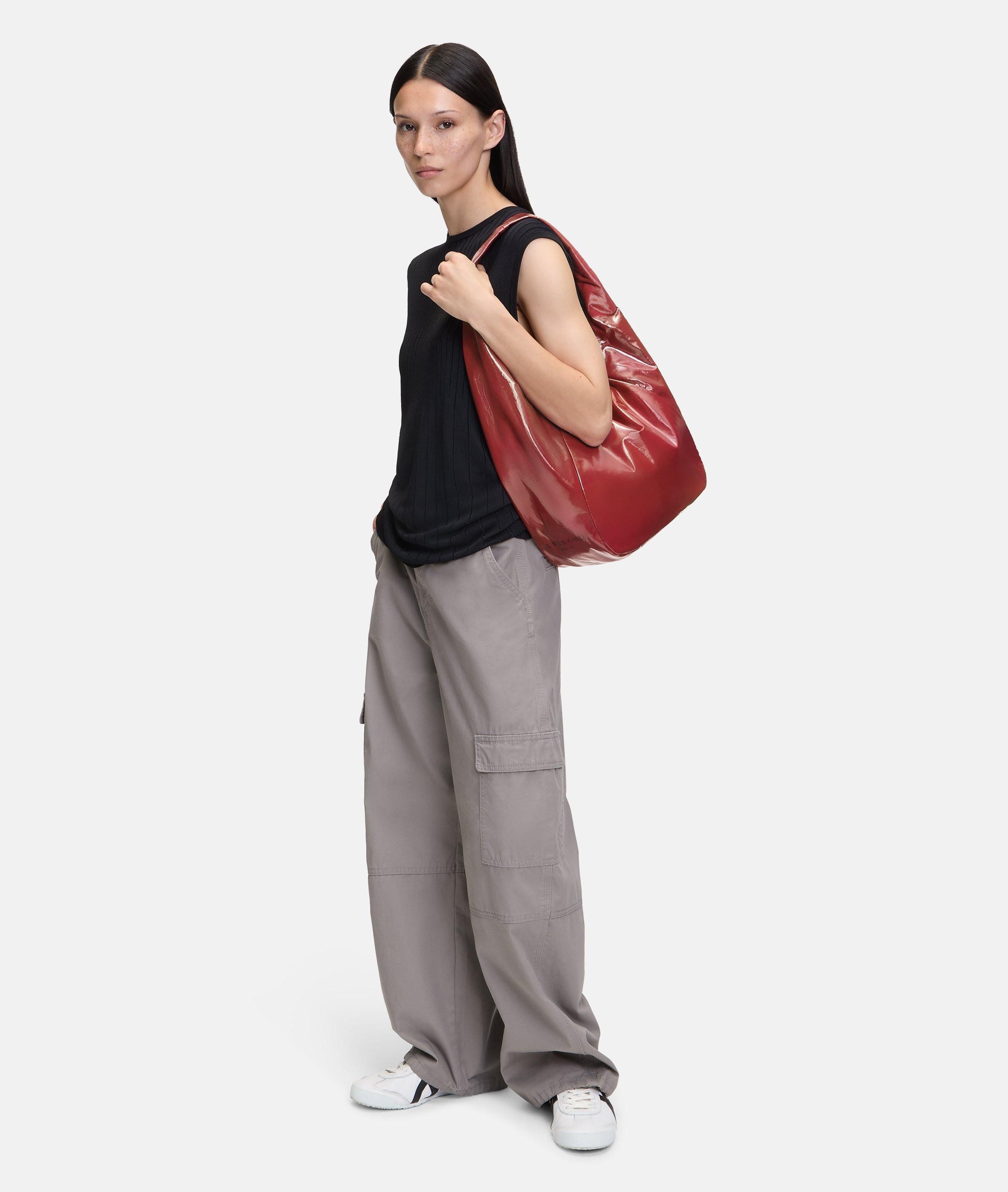 Liebeskind Berlin Schultertasche Hobo, Geräumige Hobo aus folierter Baumwolle