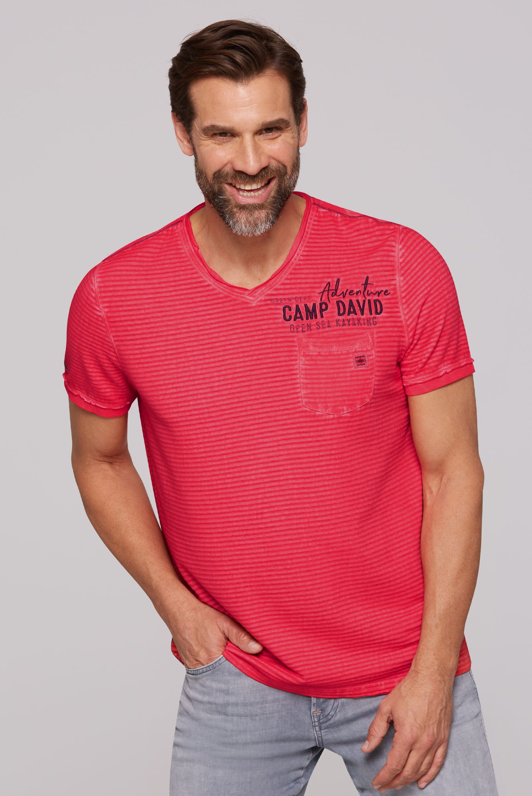CAMP DAVID V-Shirt mit offenen Kanten