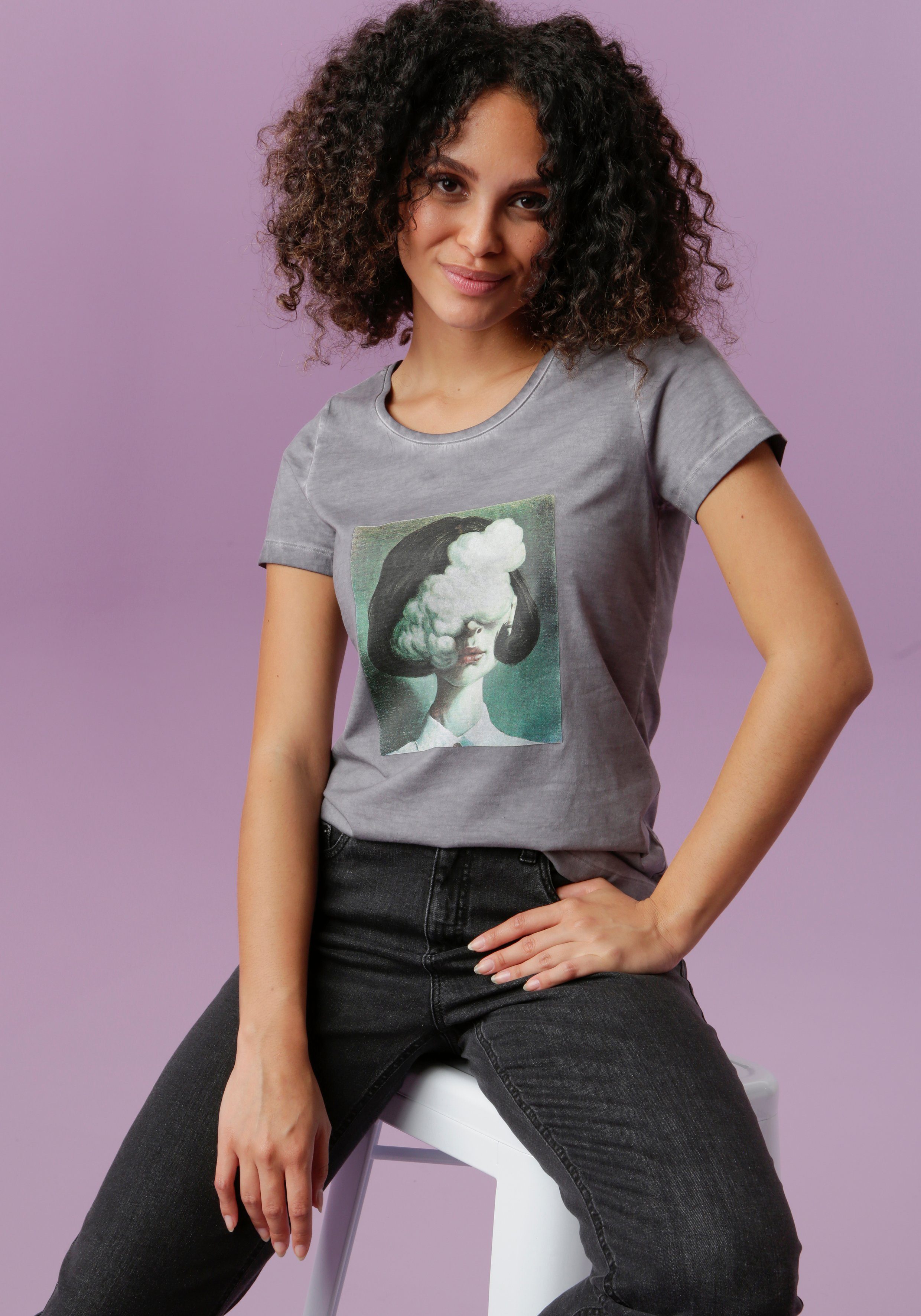 Aniston CASUAL T-Shirt mit Frontdruck extravagantem