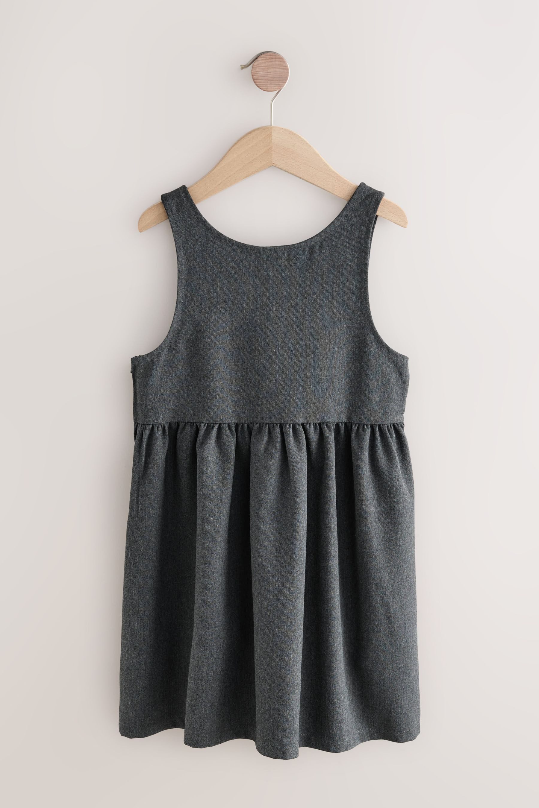 Next Latzkleid Schul-Latzkleid mit asymmetrischer Vorderseite (1-tlg)