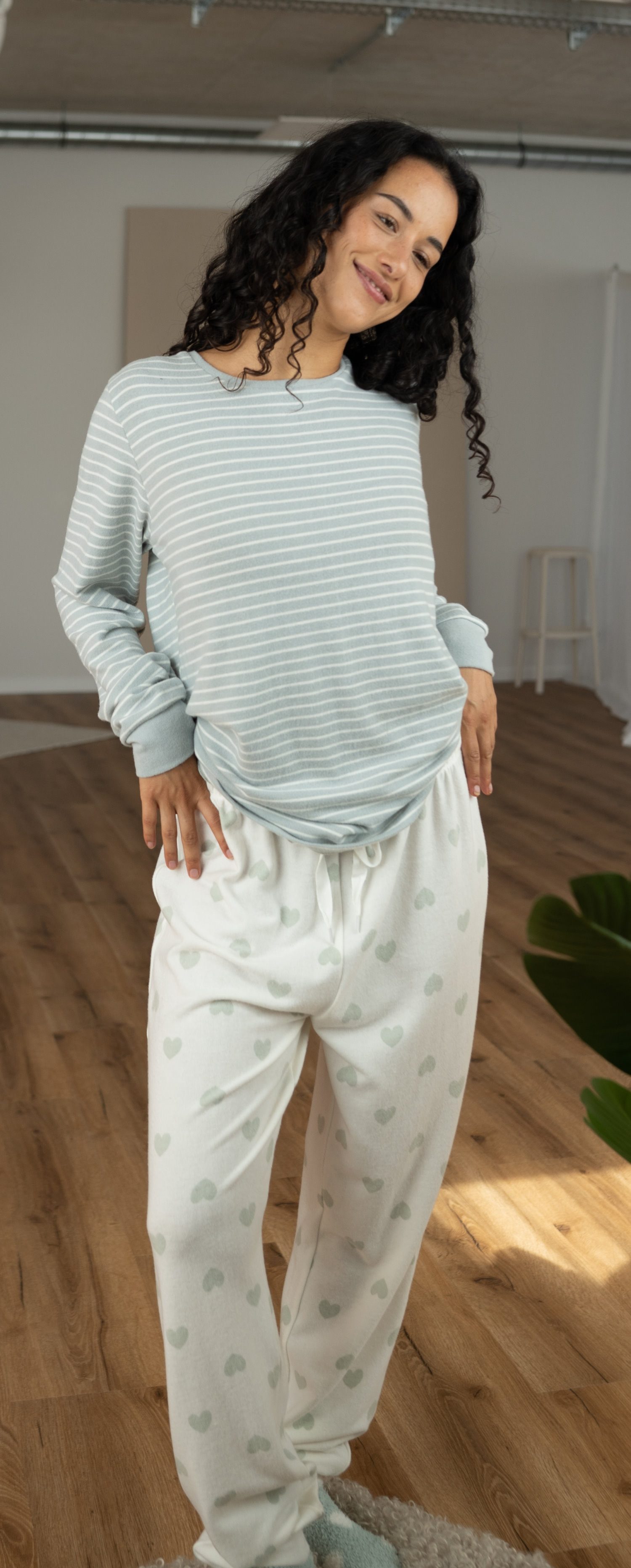 By Louise Pyjamahose Damen Fleece Pyjamahose mit Herzen (1-tlg) kuschelige günstig online kaufen