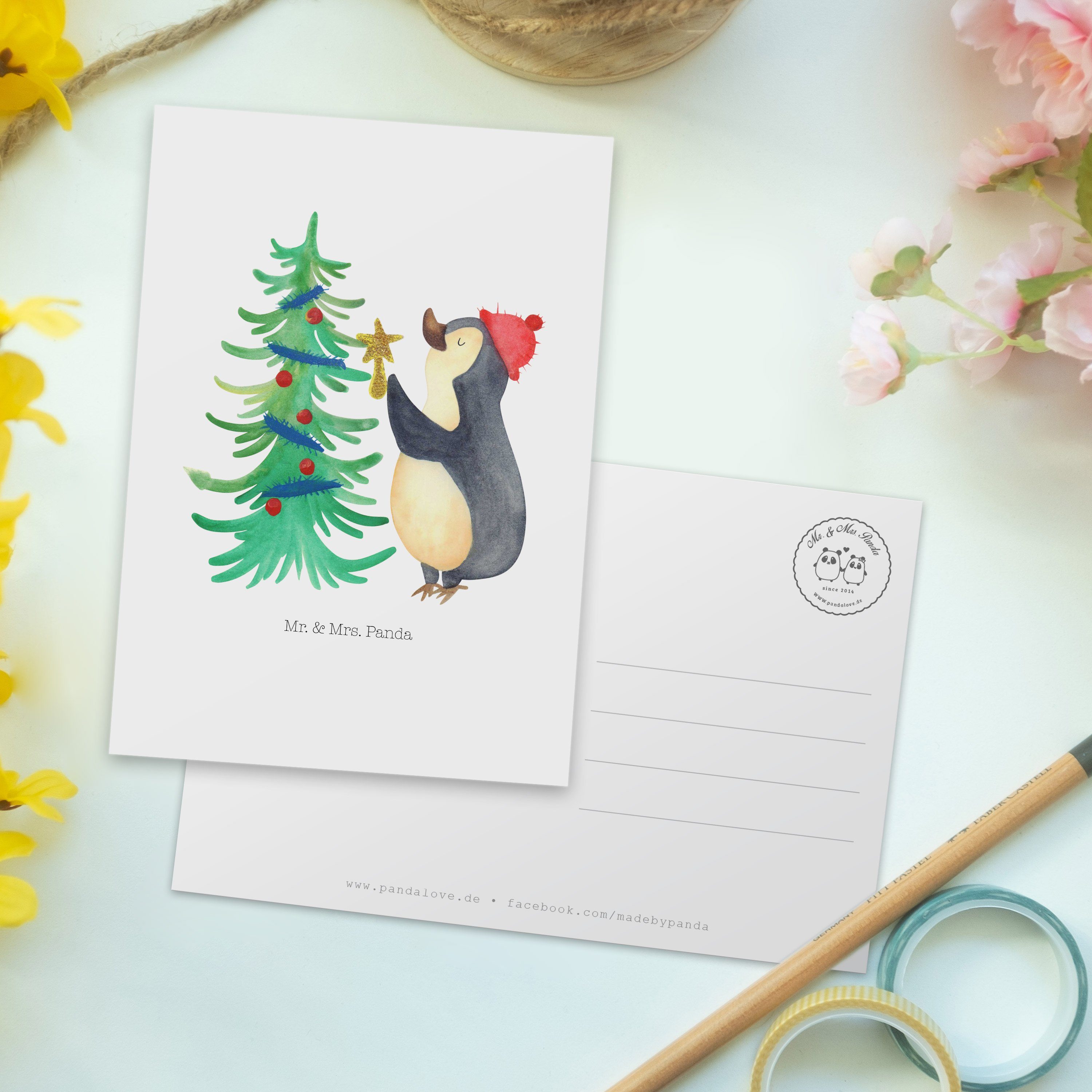 Mrs. Panda Pinguin Postkarte - Einladungskart Mr. - Weiß Weihnachtsbaum Geschenk, Wintermotiv, &