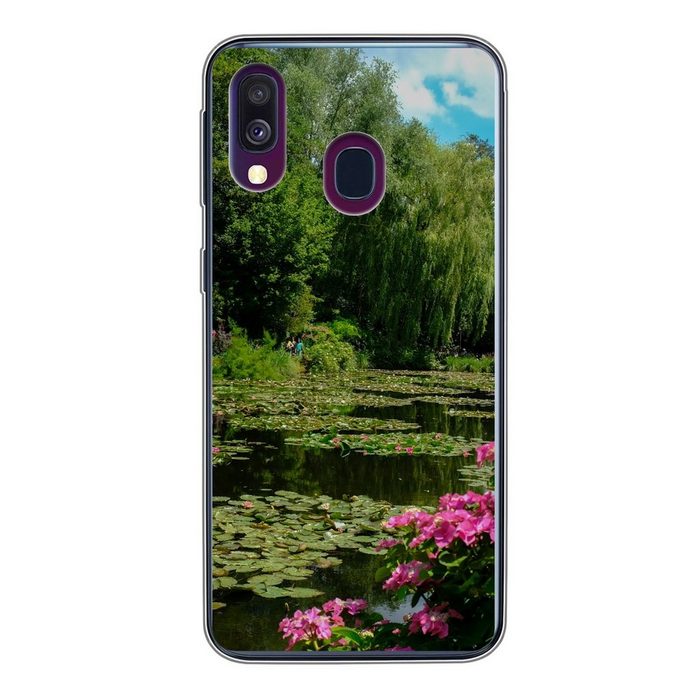 MuchoWow Handyhülle Sommertag mit Seerosen im Garten von Monet in Frankreich Handyhülle Samsung Galaxy A40 Smartphone-Bumper Print Handy