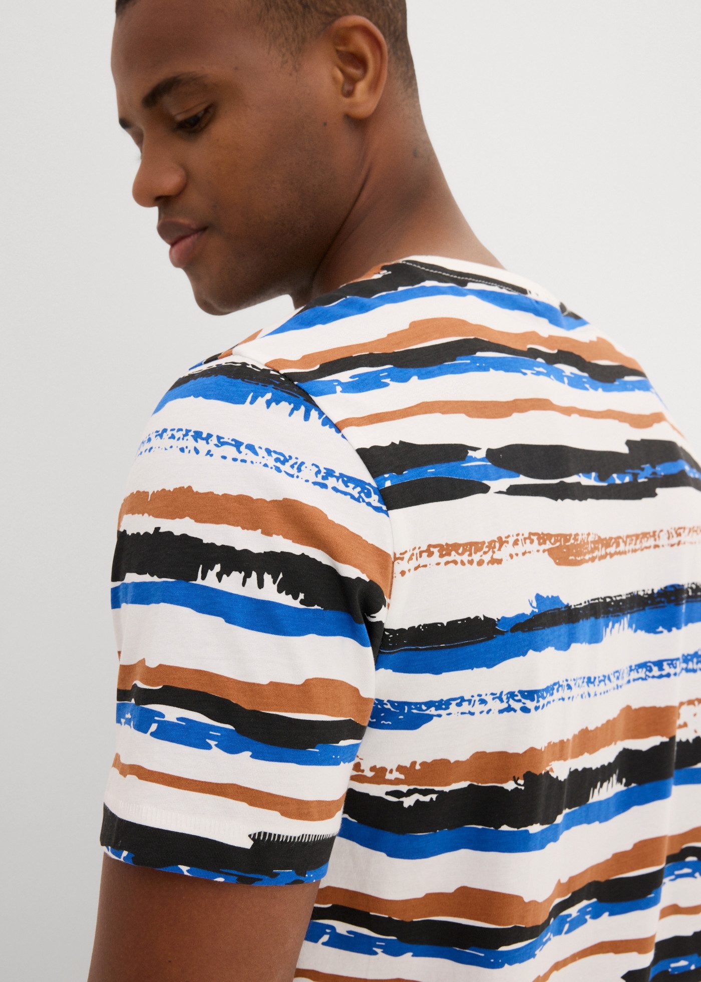 bonprix T-Shirt Regular Fit, Kurzarm, bunt gestreift, aus Baumwolle
