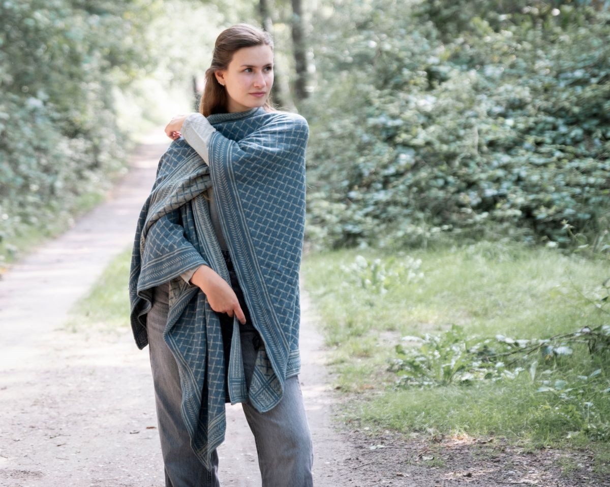 Knit Factory Poncho Dusk Poncho Cape Iced Clay/Beige (1-St) Strick Poncho für Frauen