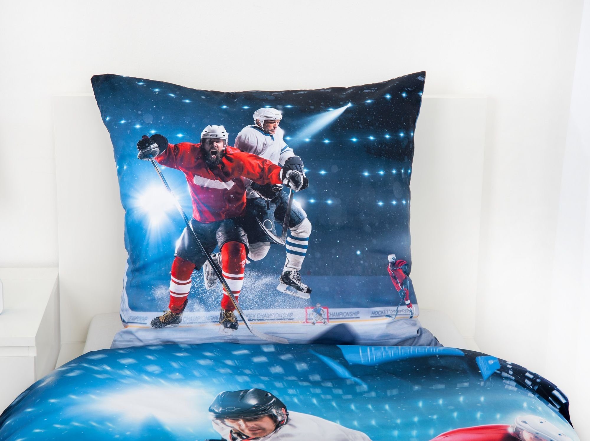 Herding Kinderbettwäsche Eishockey Bettwäsche Set 2tlg. 135x200 cm 100% Microfaser, 1 teilig, Langlebig