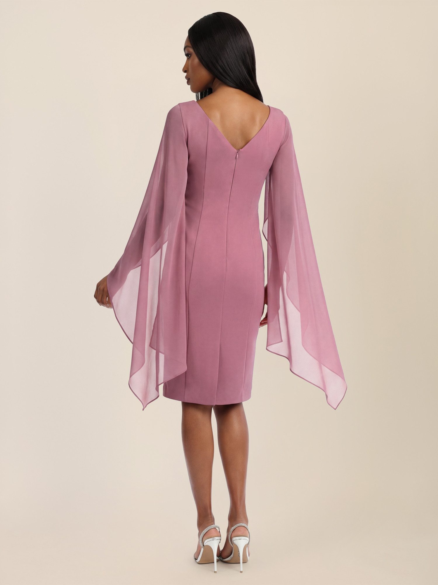 Apart Abendkleid mit fließendem Chiffon-Cape