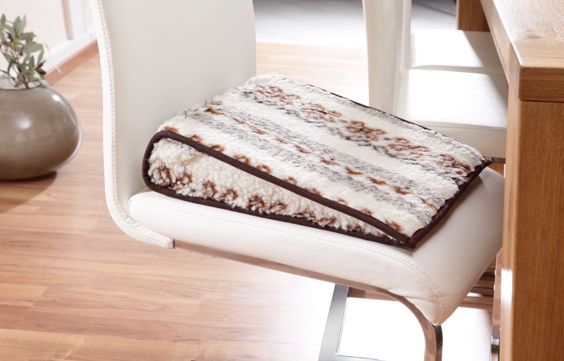 K. & N. Schurwolle Подушки Schurwoll-Keilkissen Keil-Sitzkissen von Orthopäden empfohlen