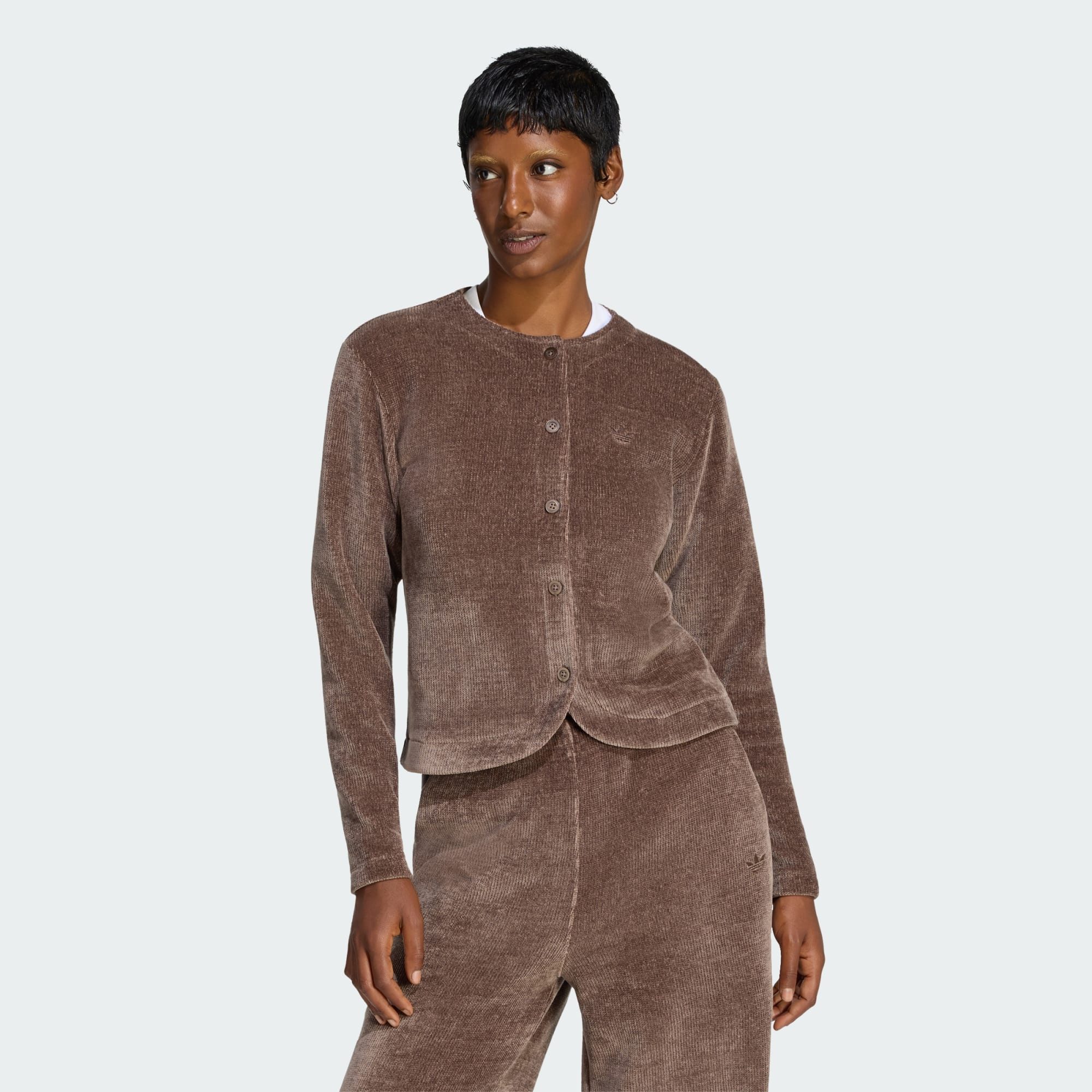 adidas Originals Cardigan PREM ESS CARDIGAN, KNOPFLEISTE, CHENILLE (1-tlg)