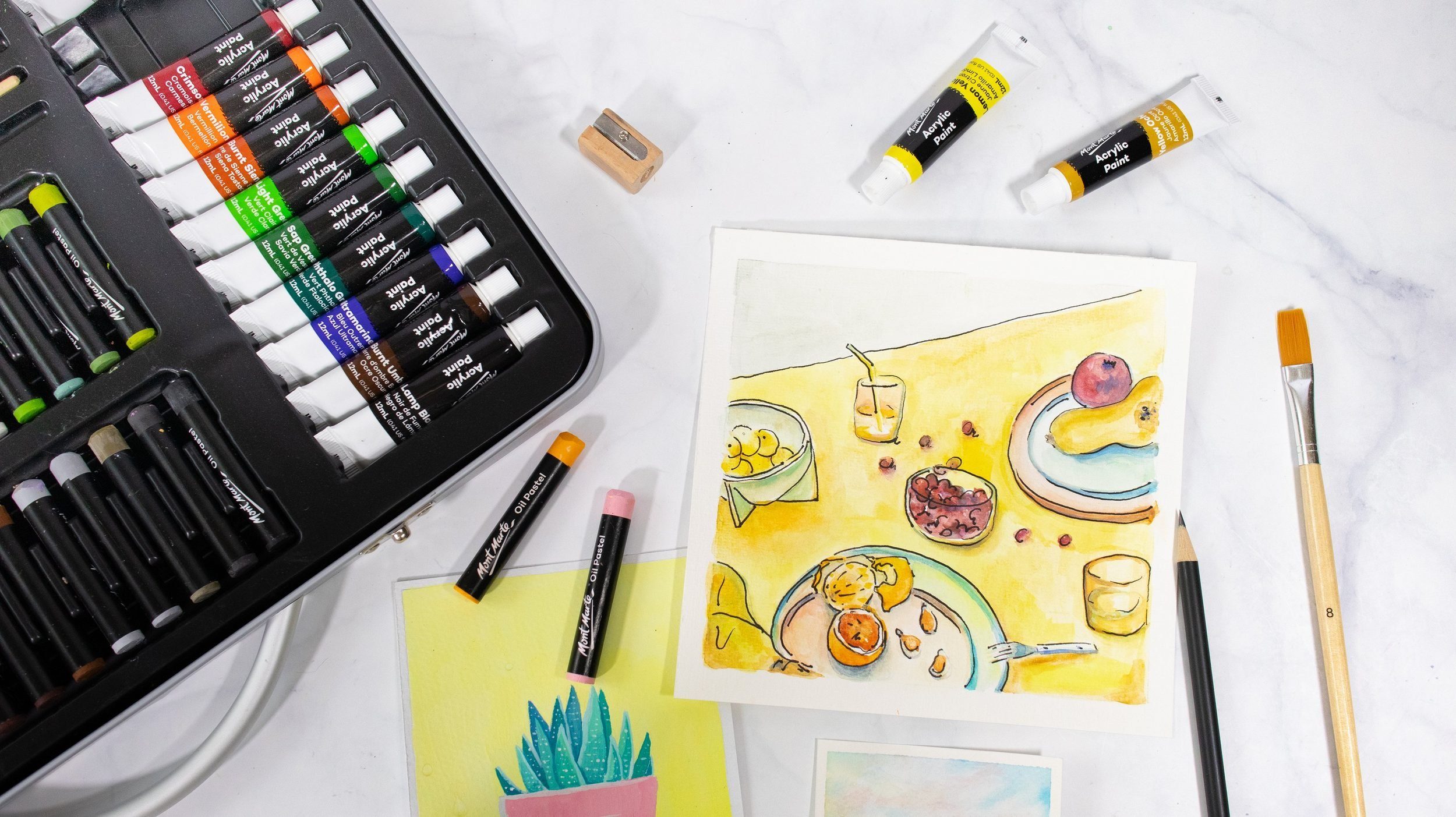 Mont Marte Kreativset Künstlerkoffer mit 90 hochwertigen Utensilien für Malerei & Zeichnen, (Kunstkoffer, 90-tlg., Set mit Pinseln, Farben, Stiften, Filzstiften, Buntstiften), Praktischer Metallkoffer, inklusive Fächer, ideal für unterwegs