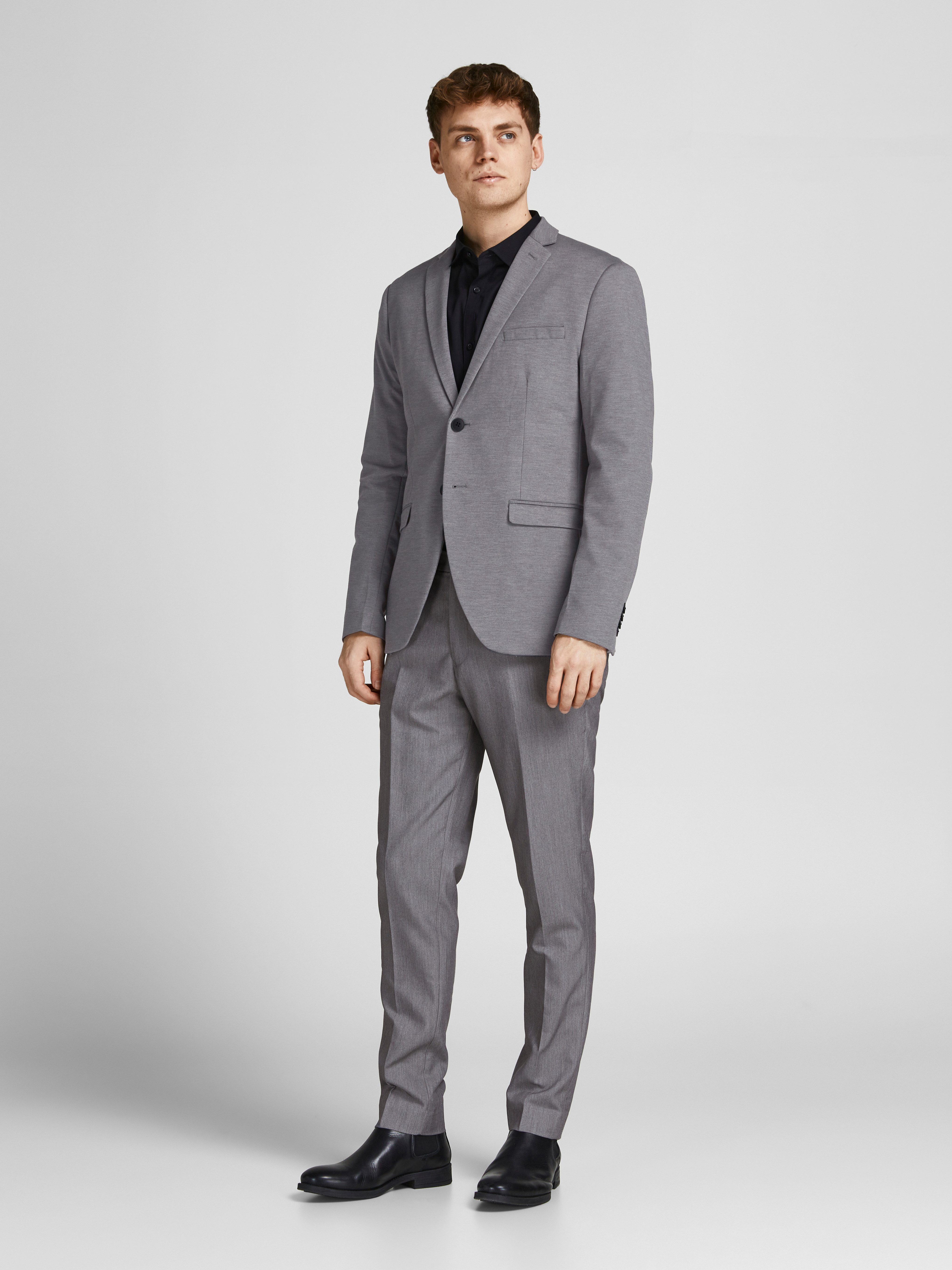 Jack & Jones Sakko JPRFRANCO Blazer mit 2-Knopf-Form und extra schmalem Schnitt unifarben, modisch, slim fit, Kunstfaser