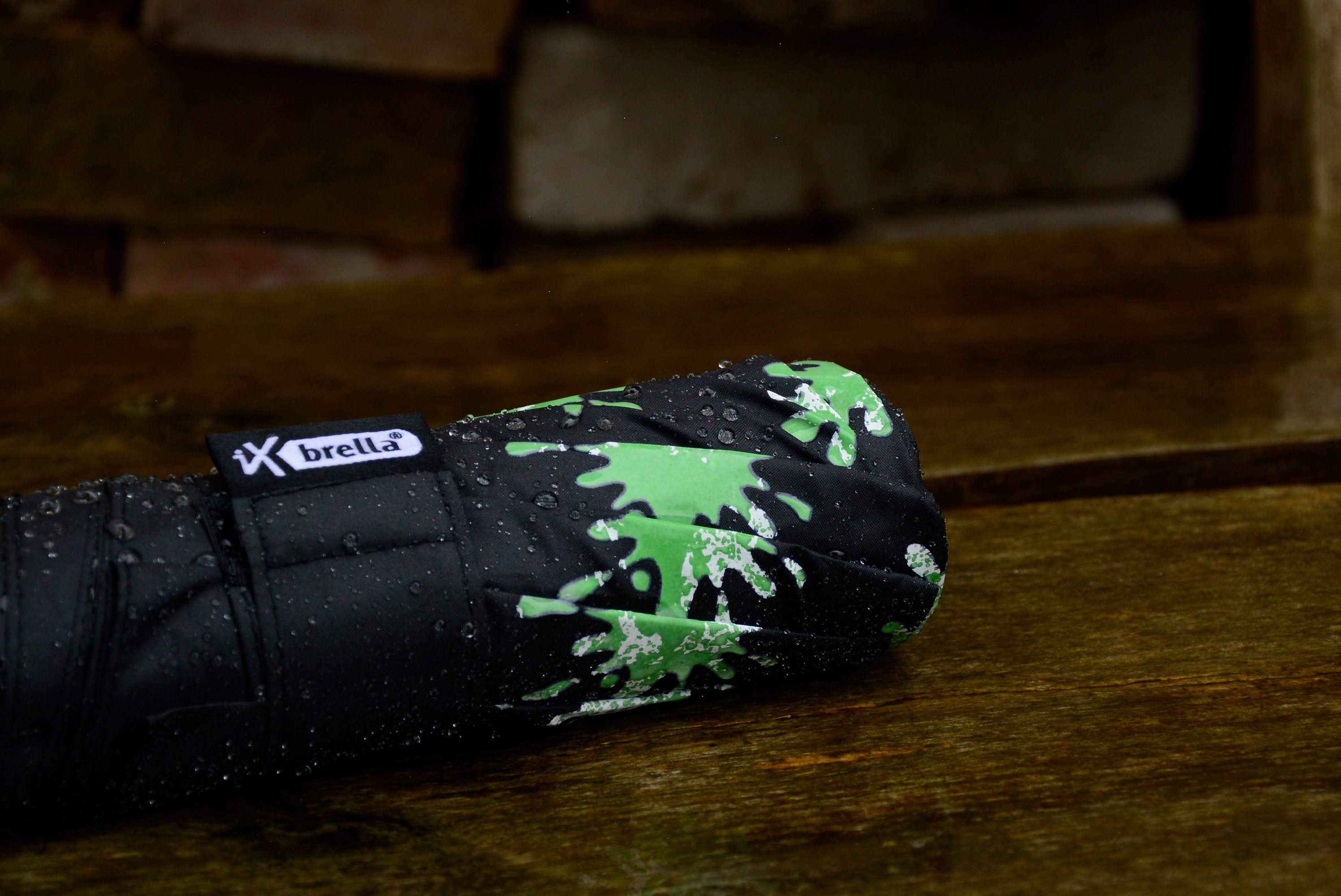 iX-brella Taschenregenschirm Mini Ultra Light mit Farbwechsel bei Nässe, sehr leicht, mit großem Dachdurchmesser – Bild 3 von 5