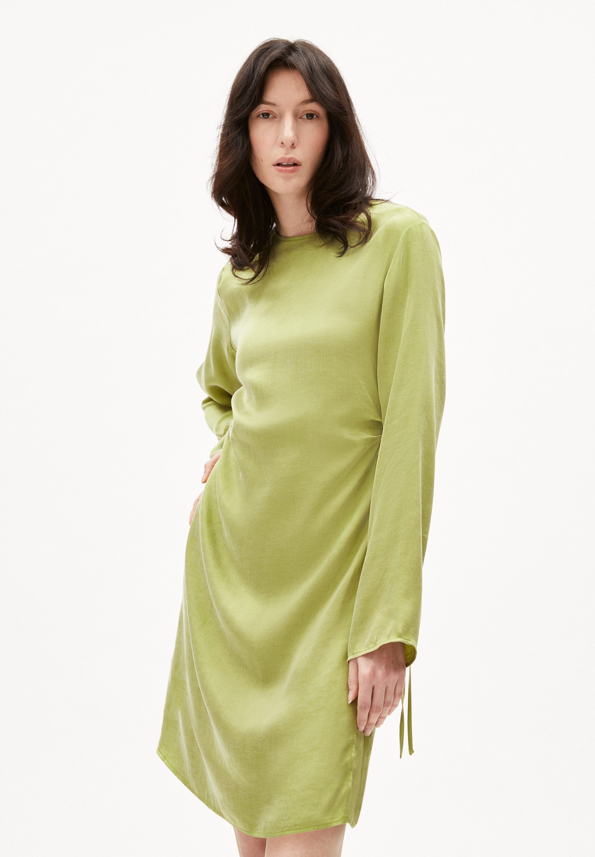 Armedangels Midikleid ZYLAA Webkleid Regular Fit aus TENCEL™ Lyocell Mix Webkleid Regular Fit aus TENCEL™ Lyocell Mix