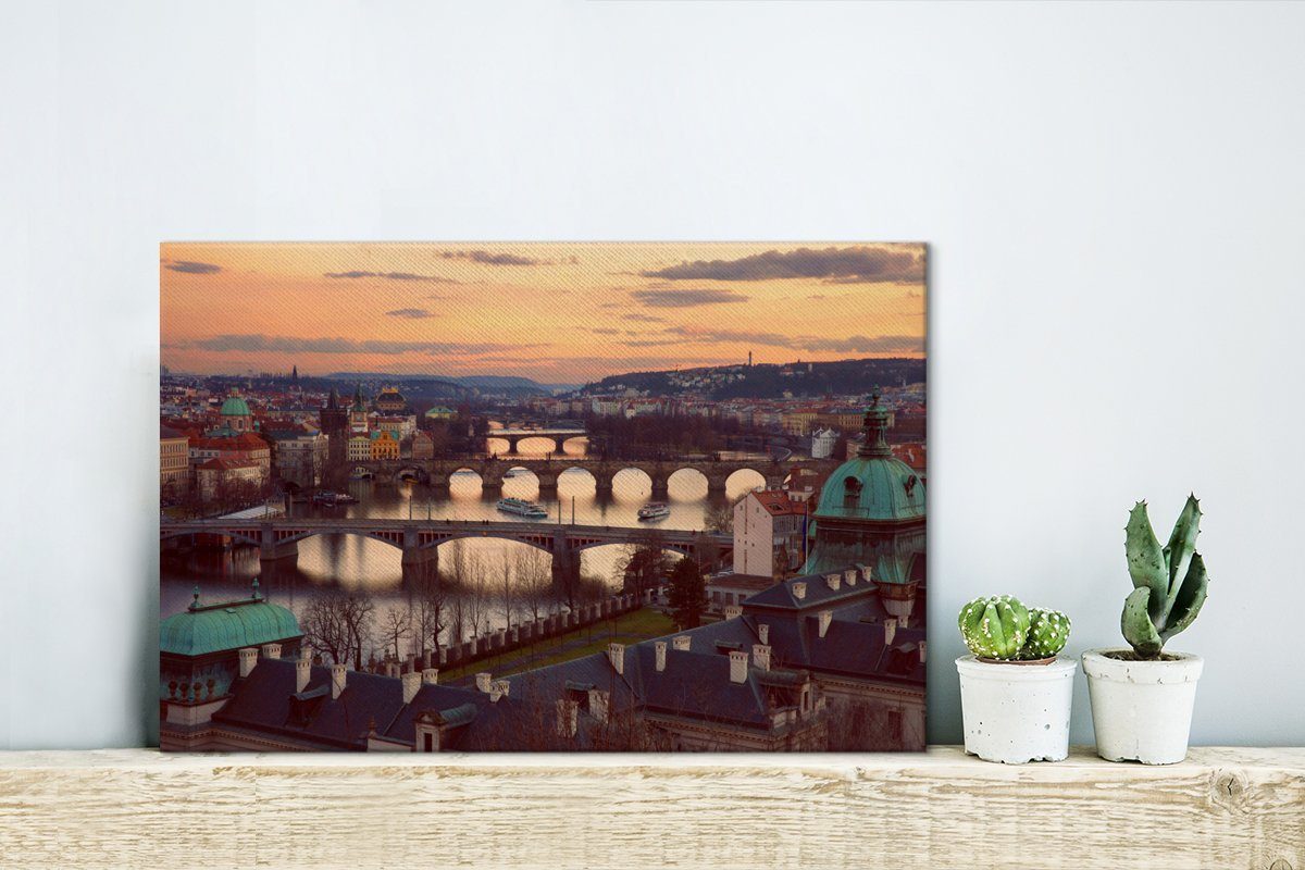OneMillionCanvasses® Leinwandbild Sonnenuntergang - Prag - Wanddeko, Brücken, Aufhängefertig, Wandbild cm 30x20 (1 Leinwandbilder, St)