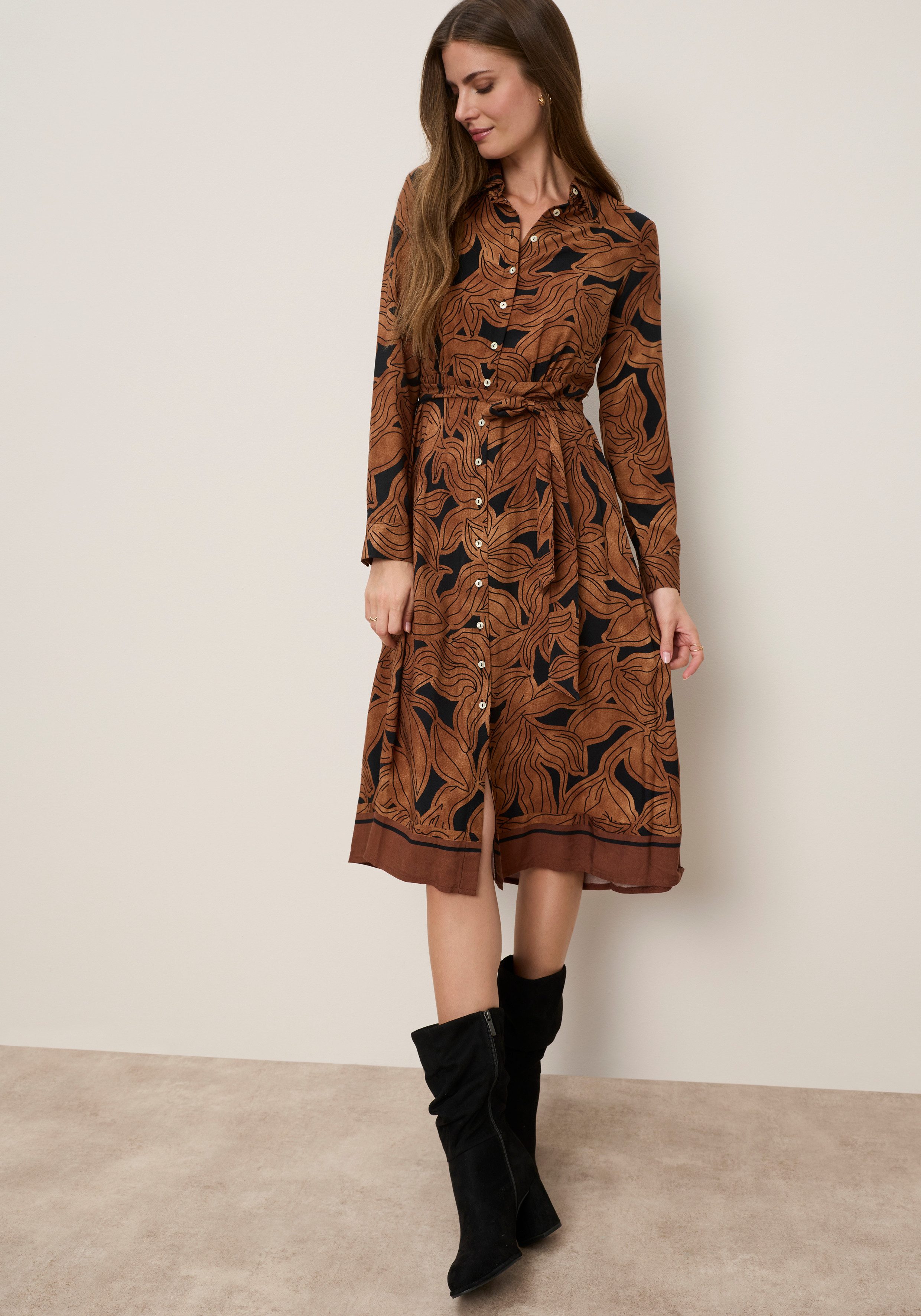 Tamaris Hemdblusenkleid mit tailliertem Bindeband und Blumenmuster aus Viskose