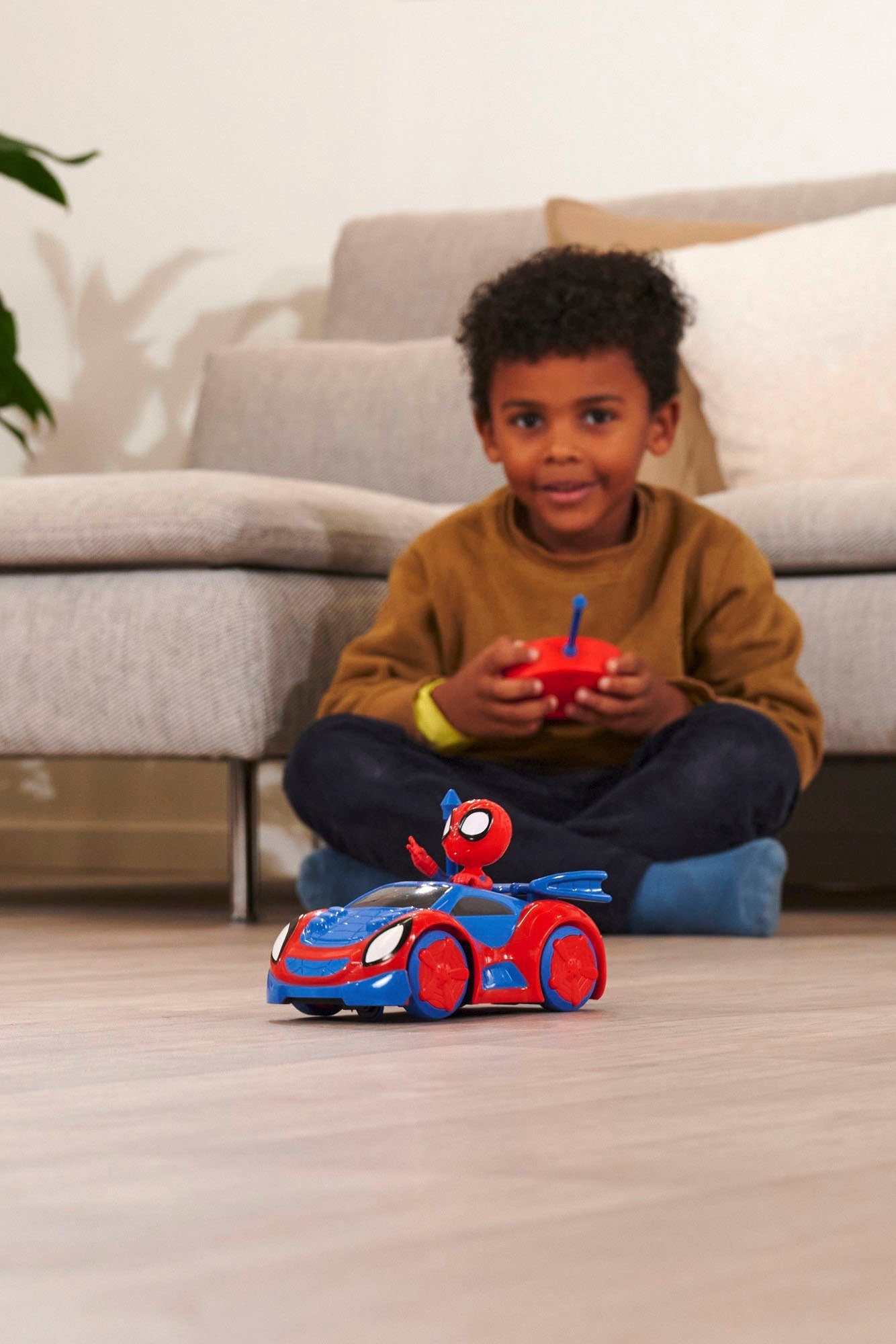 Dickie Toys RC car Spidey Web Crawler