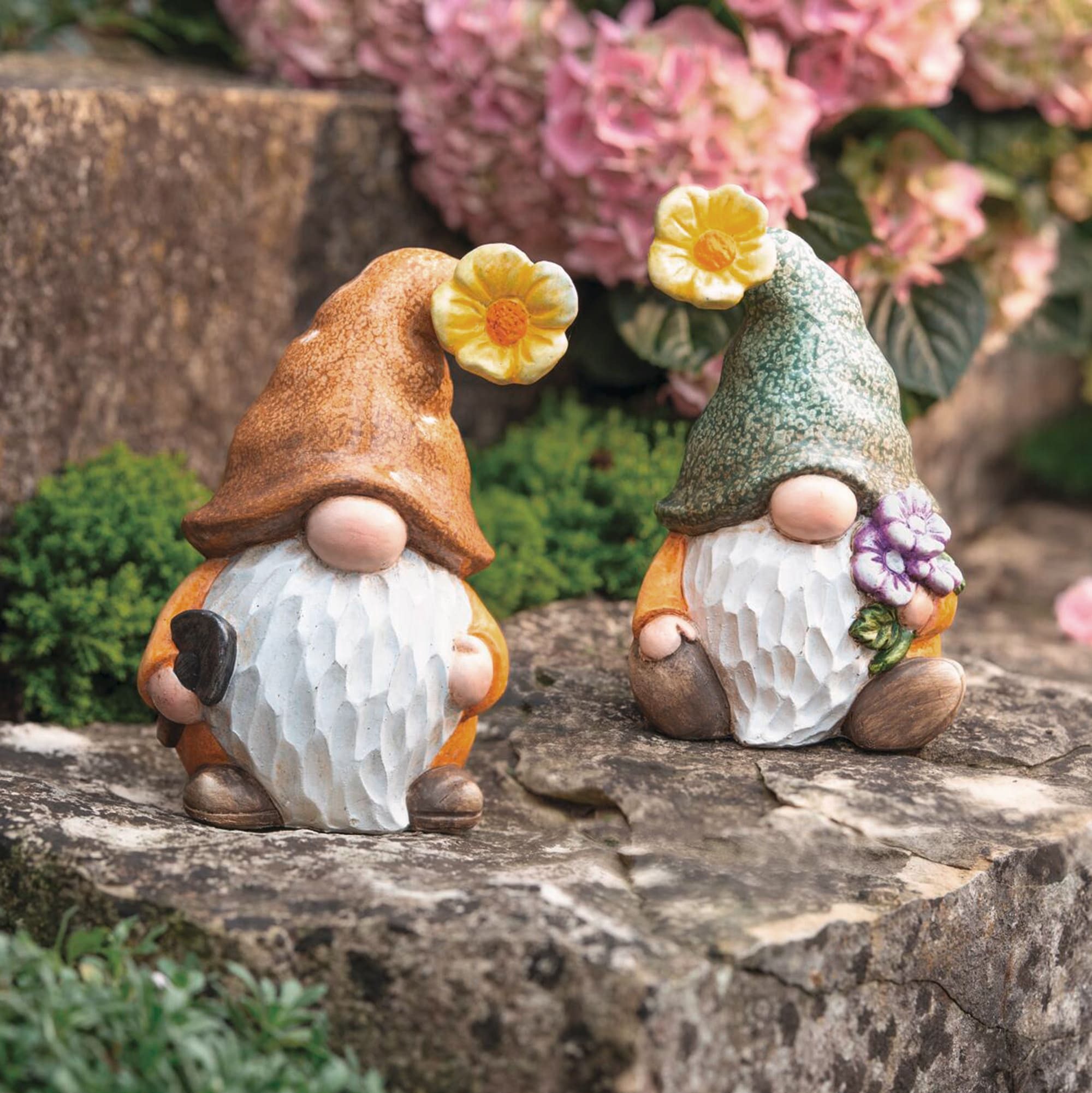 Dekoleidenschaft Gartenzwerg "Blümchen" Wichtel aus Polyresin, Outdoor Gartendeko wetterfest, Gnom, (2 St., im Set), 2 Stück im Set, Garten Dekofigur