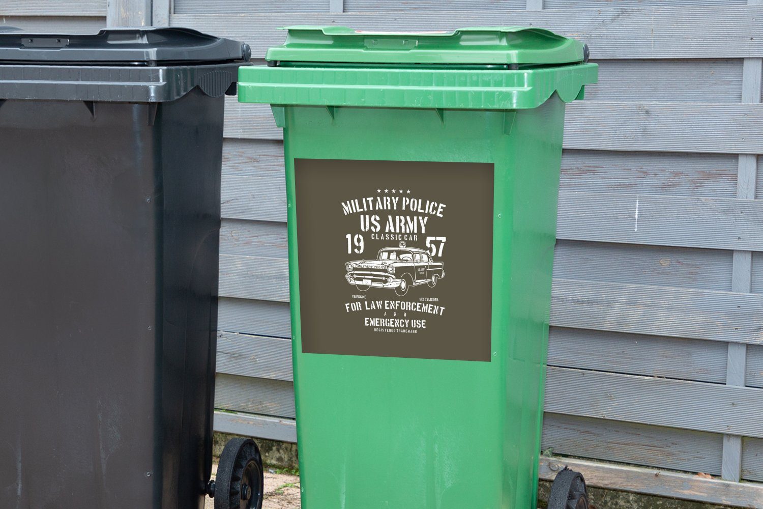 MuchoWow Wandsticker Oldtimer Mülltonne, (1 - Polizei St), - Mülleimer-aufkleber, Sticker, - Abfalbehälter Auto Container, Mancave