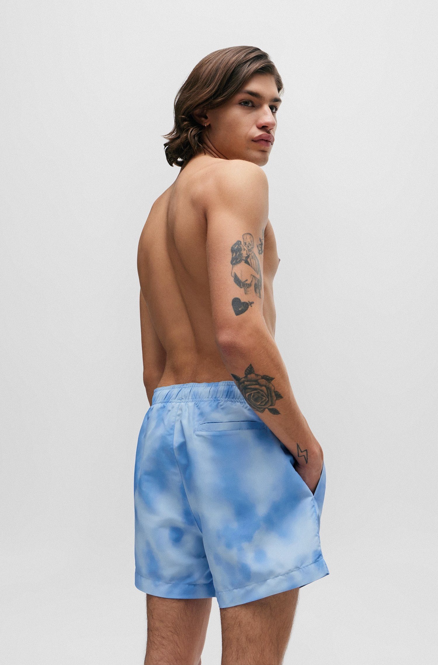 HUGO Badeshorts WES mit Batik-Print günstig online kaufen