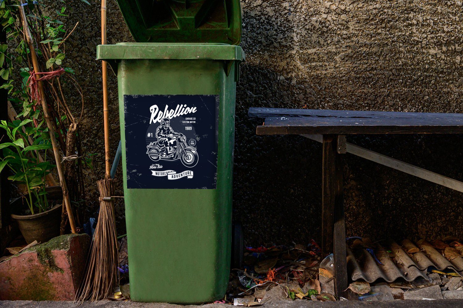 Mülleimer-aufkleber, Wandsticker Retro (1 Mülltonne, Sticker, Zitat Motorrad Mann - Container, - MuchoWow - St), Abfalbehälter