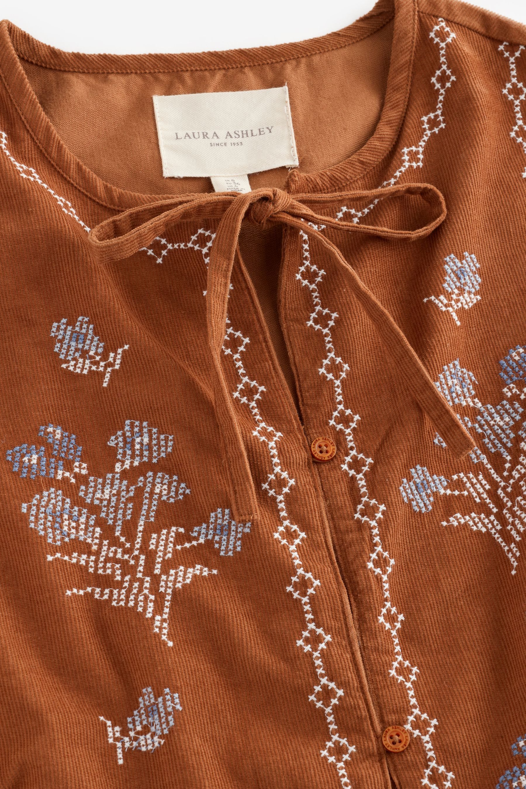 LAURA ASHLEY Anzugweste Laura Ashley Cord-Weste, Stickerei & Bindedetail (1-tlg)