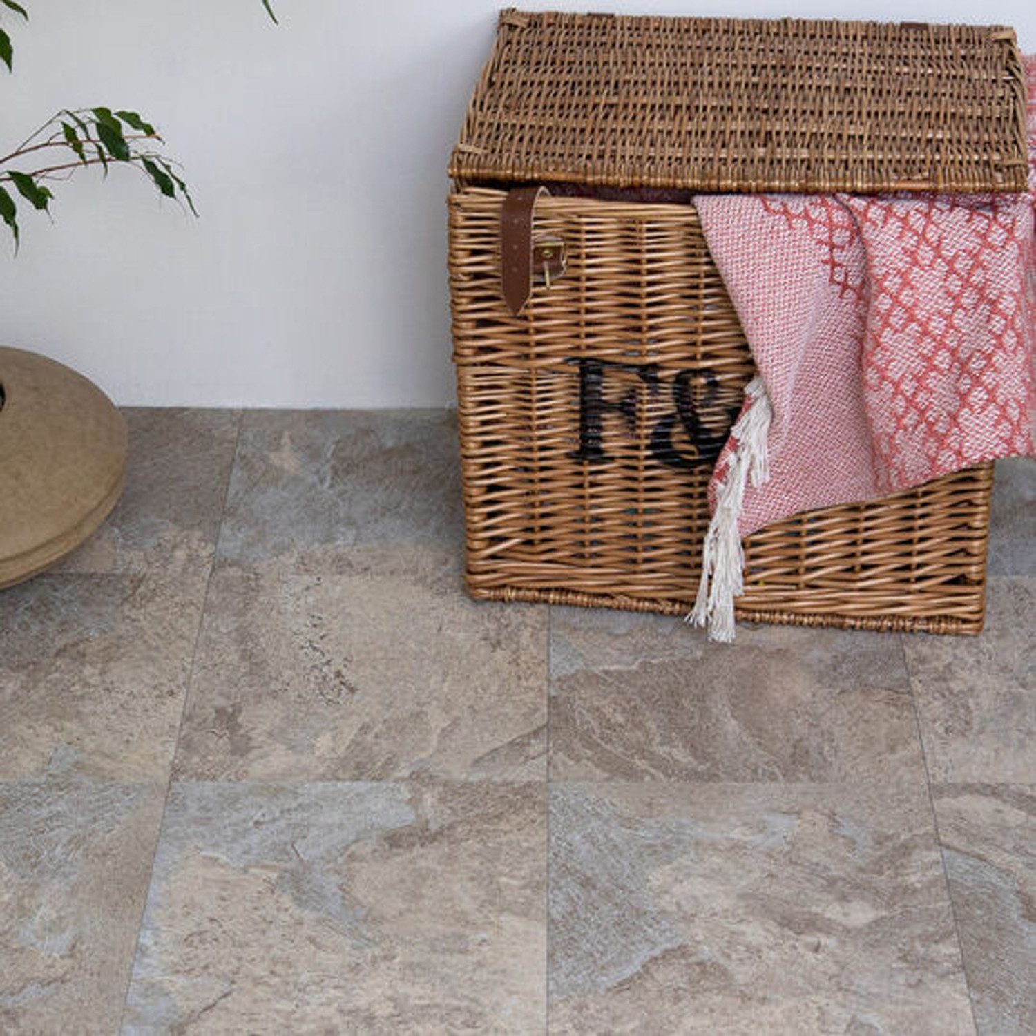 d-c-fix Bodenfliese 18,99€/qm Klebefliesen für Boden & Wand PVC Fliesen selbstklebend, 274-5057 I Light Slate, Bodenbelag selbstklebend - Für Küche, Bad / Badezimmer & Wohnzimmer