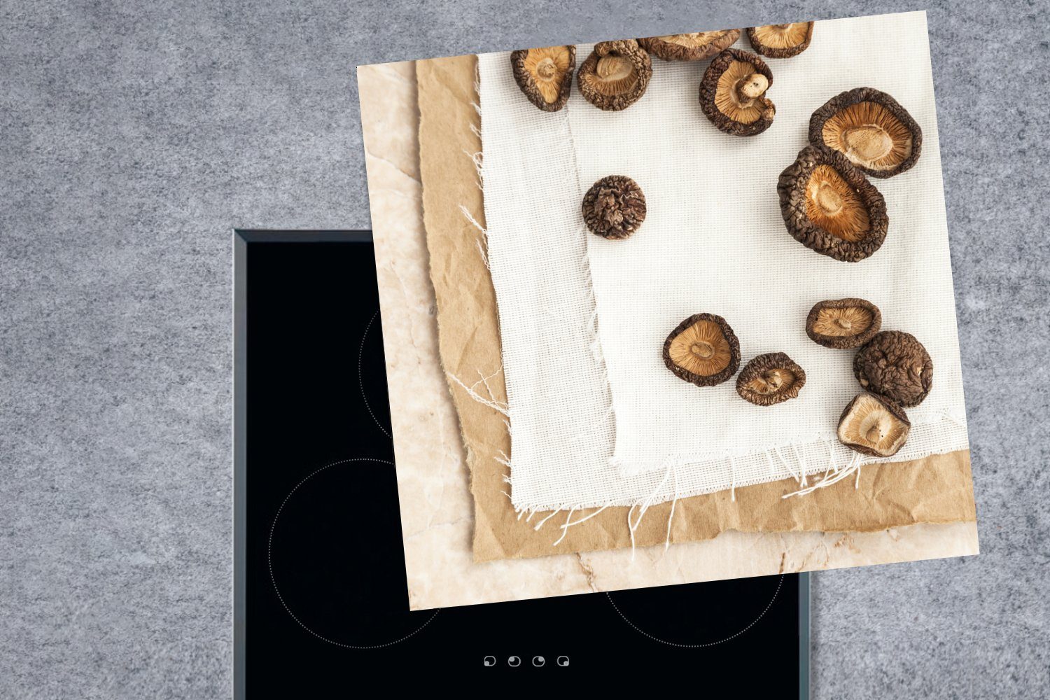 cm, küche MuchoWow Ceranfeldabdeckung, tlg), Getrocknete einem Vinyl, (1 Arbeitsplatte Tuch, für auf 78x78 Pilze Herdblende-/Abdeckplatte