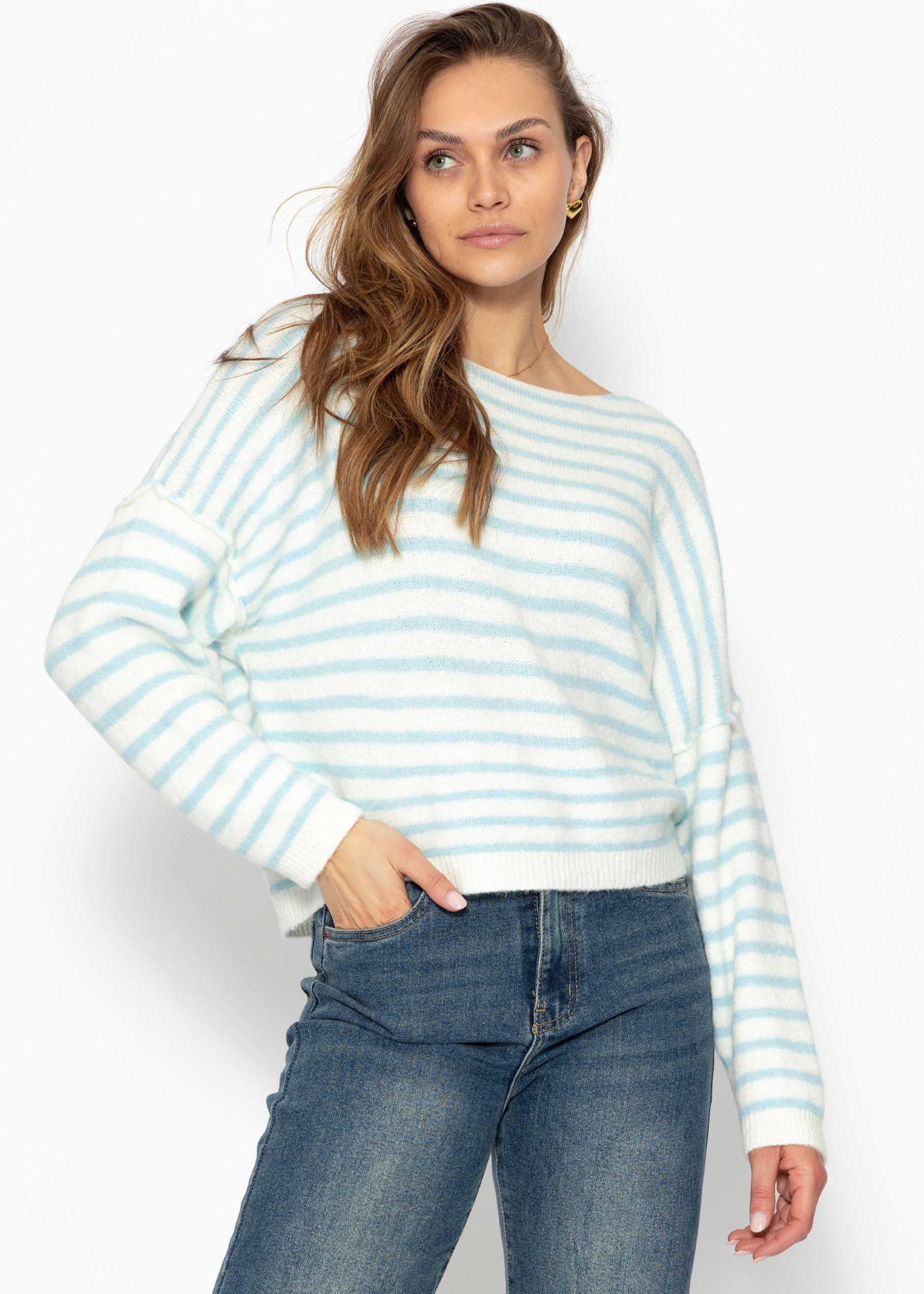 SASSYCLASSY Strickpullover Gestreifter Pullover mit Rückennaht für Damen Weicher Oversize Pullover im stylischen Streifenlook Schwarz-Offwhite