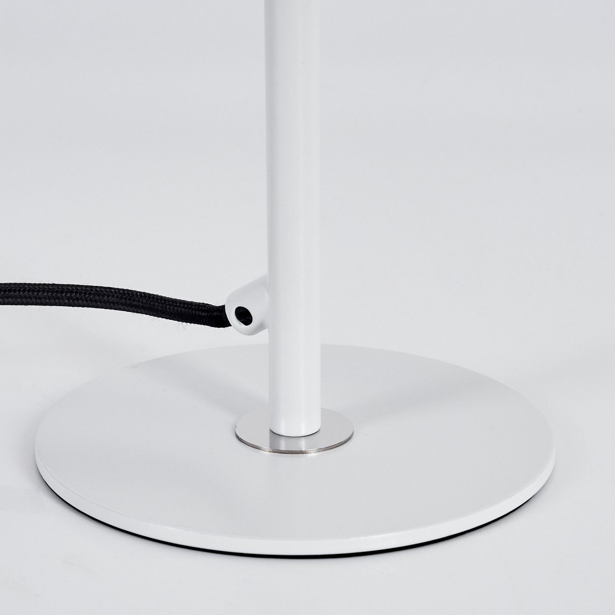 hofstein Tischleuchte moderne Nachttischlampe Ø 20cm, x E14 in Leuchtmittel, 1 An-/Ausschalter, mit Metall aus Weiß, Tischlampe, ohne Höhe 35cm, runde