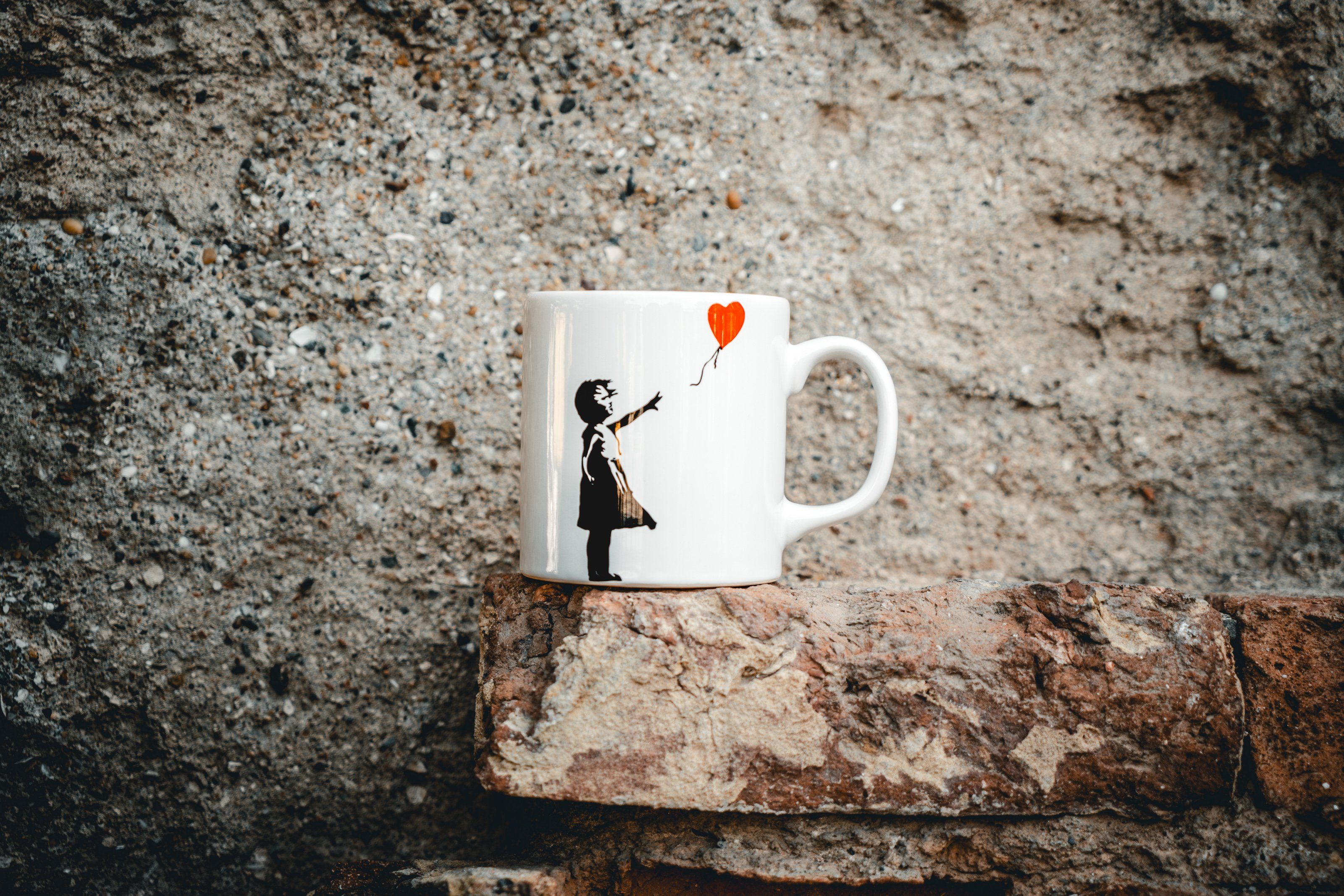 AvantgART Tasse Banksy Kaffeetasse, Banksy Kunstdruck, Tasse Kaffee, aus Keramik, Porzellan