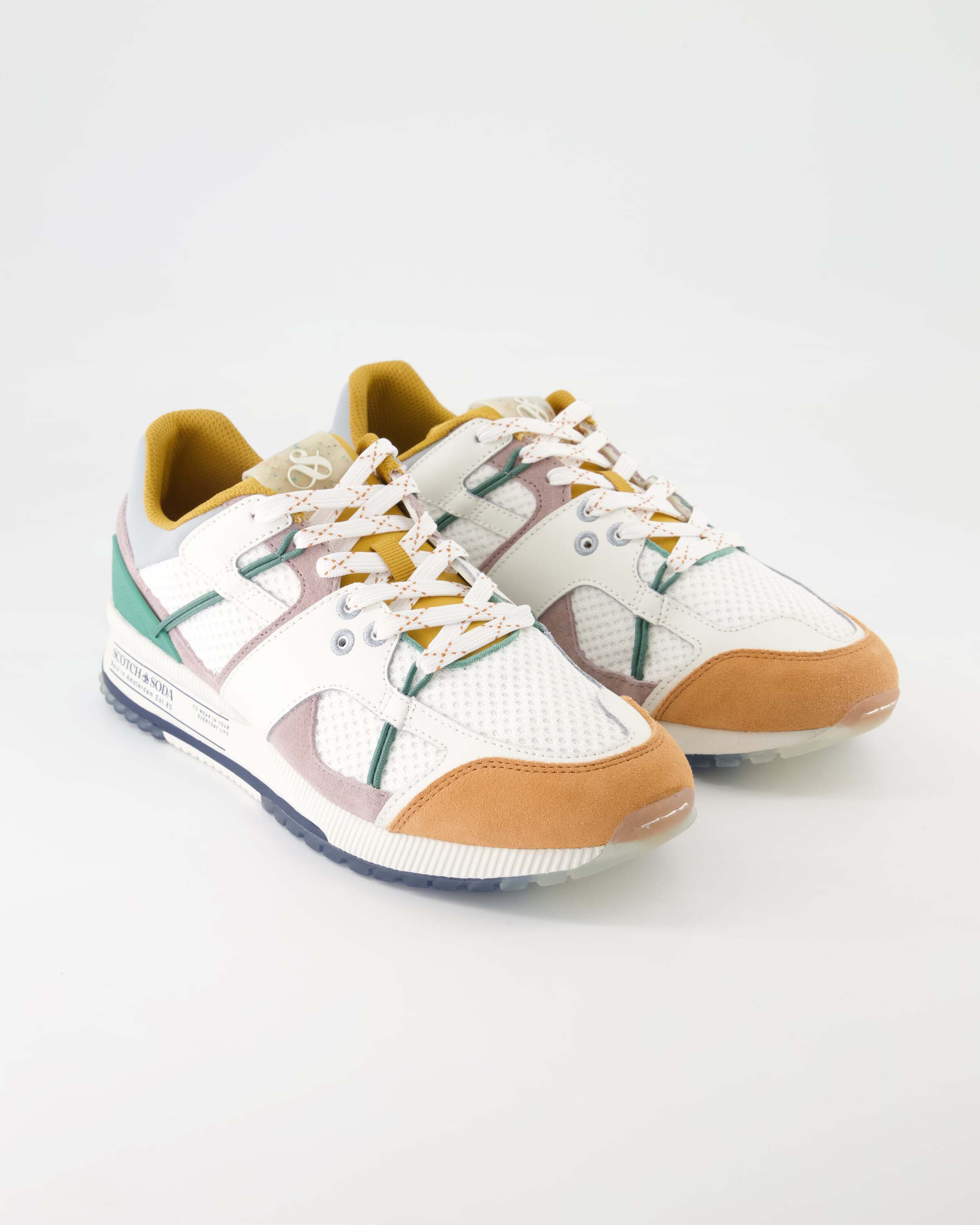 Vivex 12A Sneaker