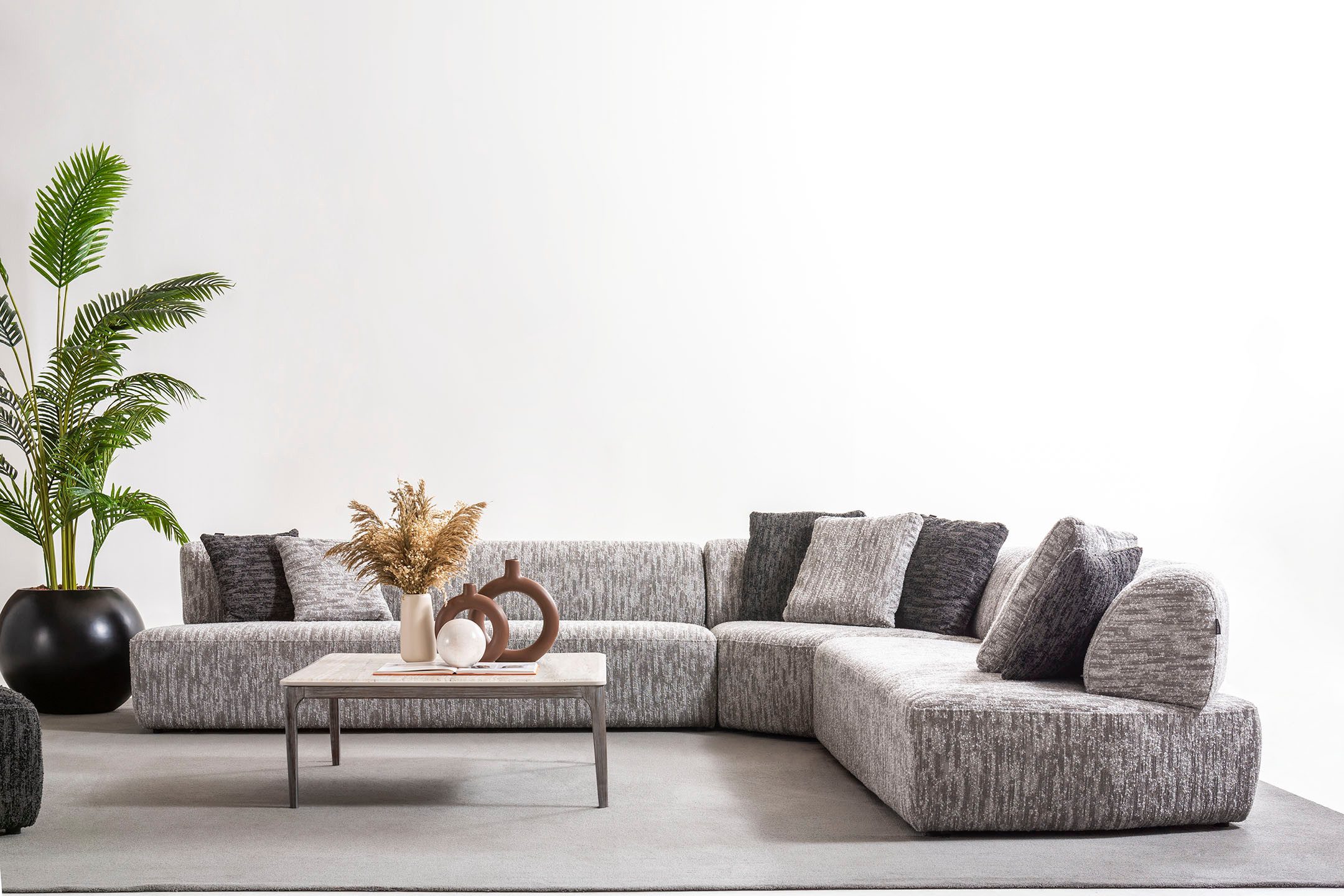 Viva Möbel Sofa TUDOR, L310 x R310 cm, Luxuriöses, flexibles Ecksofa für individuellen Komfort.