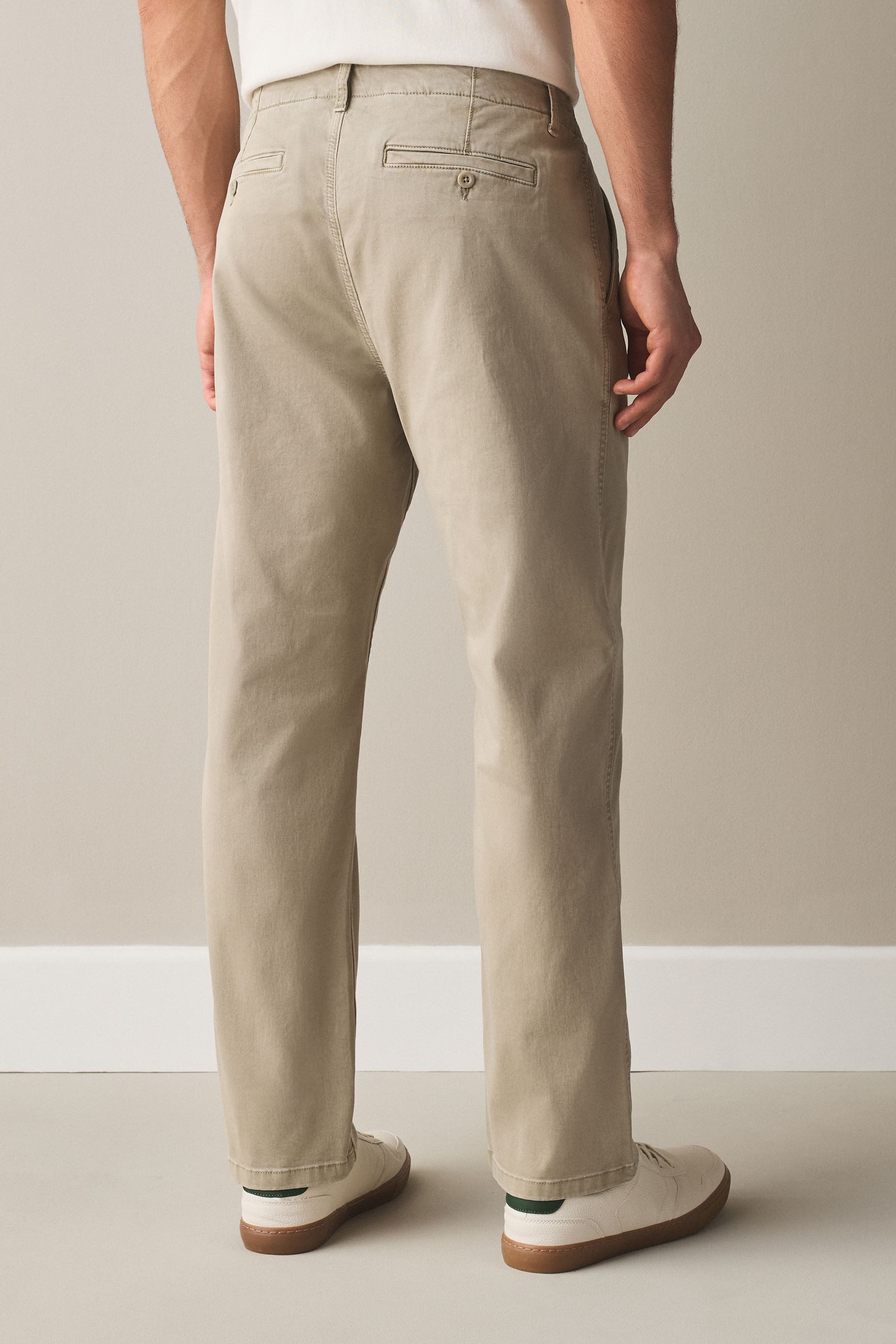 Next Chinohose Straight Fit Chinohose mit authentischer Waschung (1-tlg)