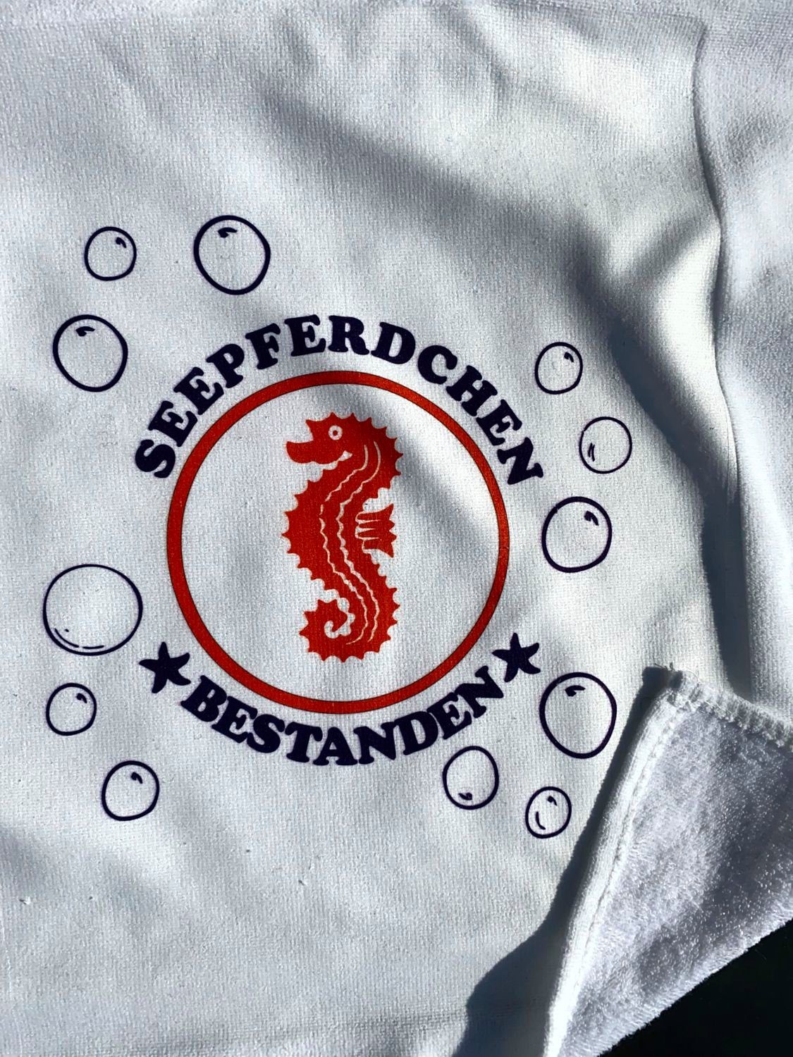 coole-fun-t-shirts Handtuch Seepferdchen Bestanden ! Kinder Handtuch Weiß Schwimmen, Seepferdchen Prüfung