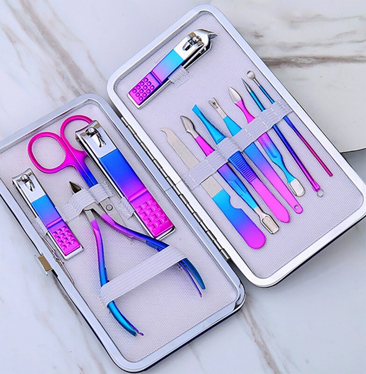 TPFBeauty Maniküre-Pediküre-Set mit Etui, 12-tlg., Nagelschere, Nagelknipser, Pinzette uvm. Nagel Set, Edelstahl Maniküre Set Pediküre Set in Aufbewahrungs-Etui - Bunt